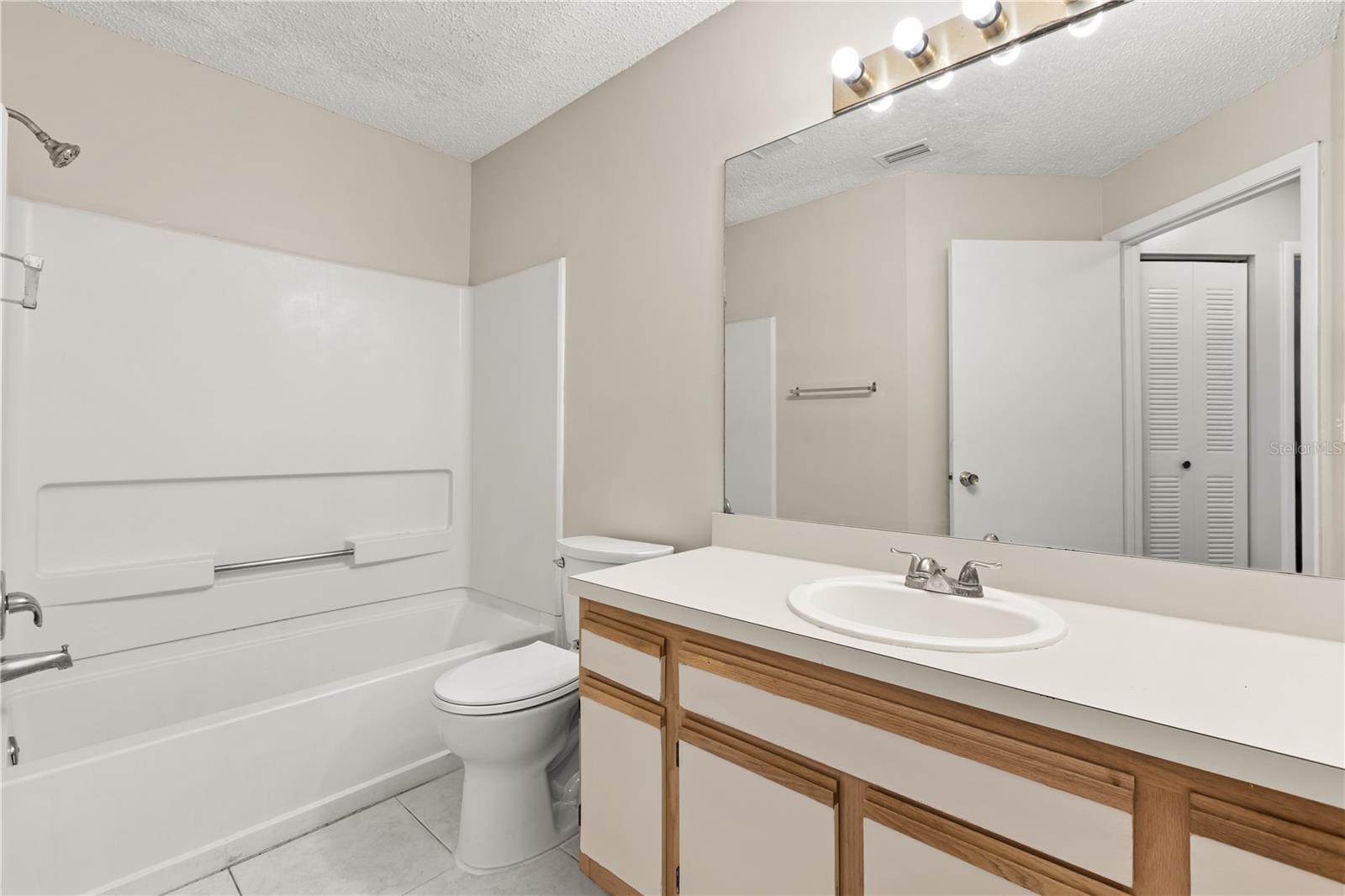 Image 11 of 33 For 734 Sugar Bay Way 100