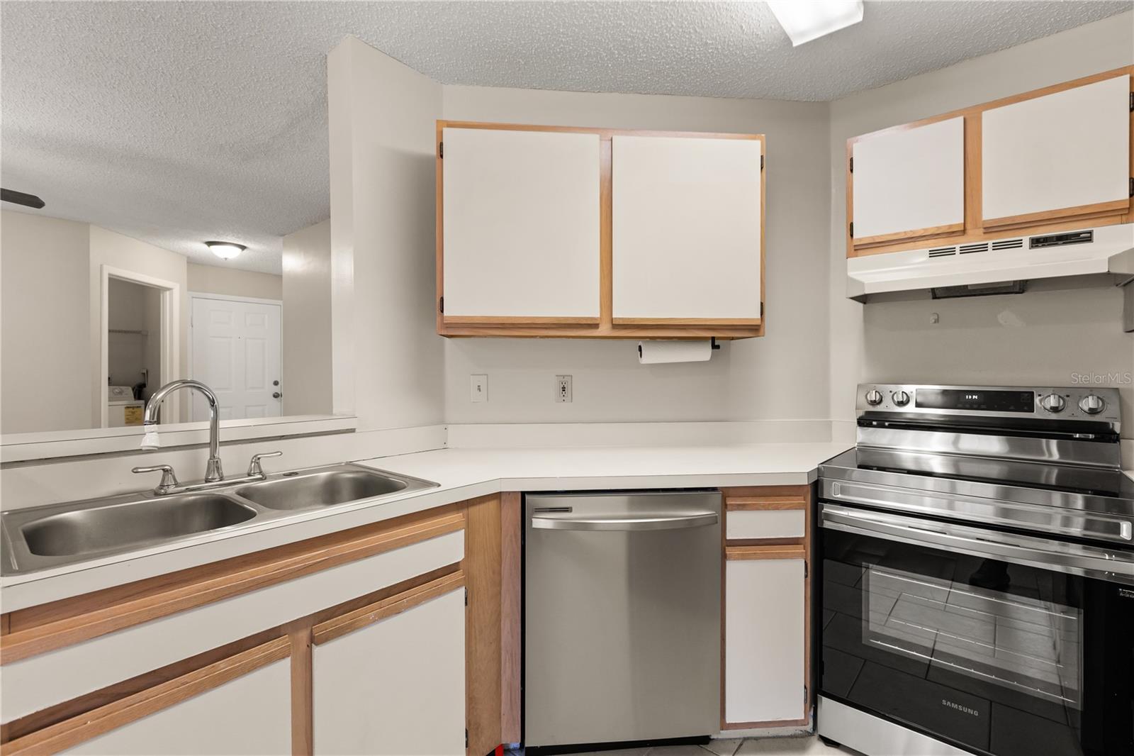 Image 7 of 33 For 734 Sugar Bay Way 100