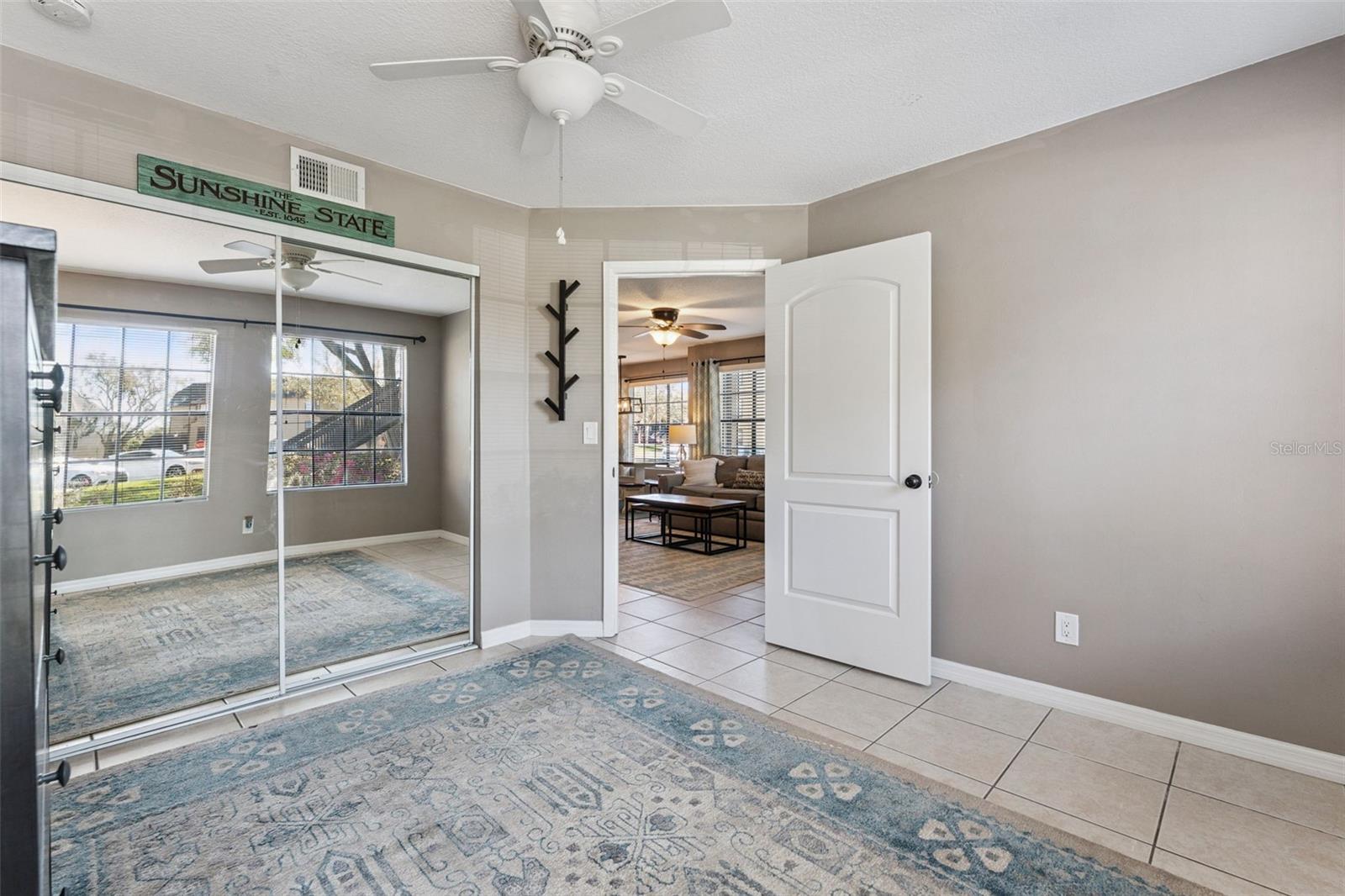 Image 11 of 21 For 366 Waterside Drive 104