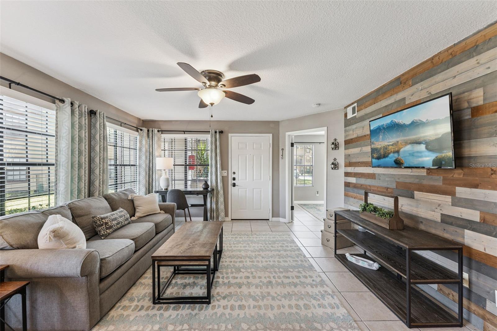 Image 4 of 21 For 366 Waterside Drive 104