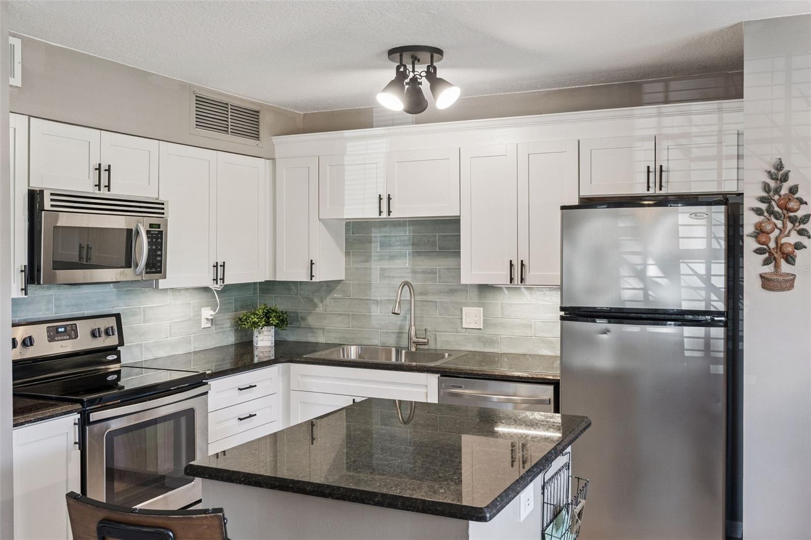 Image 7 of 21 For 366 Waterside Drive 104