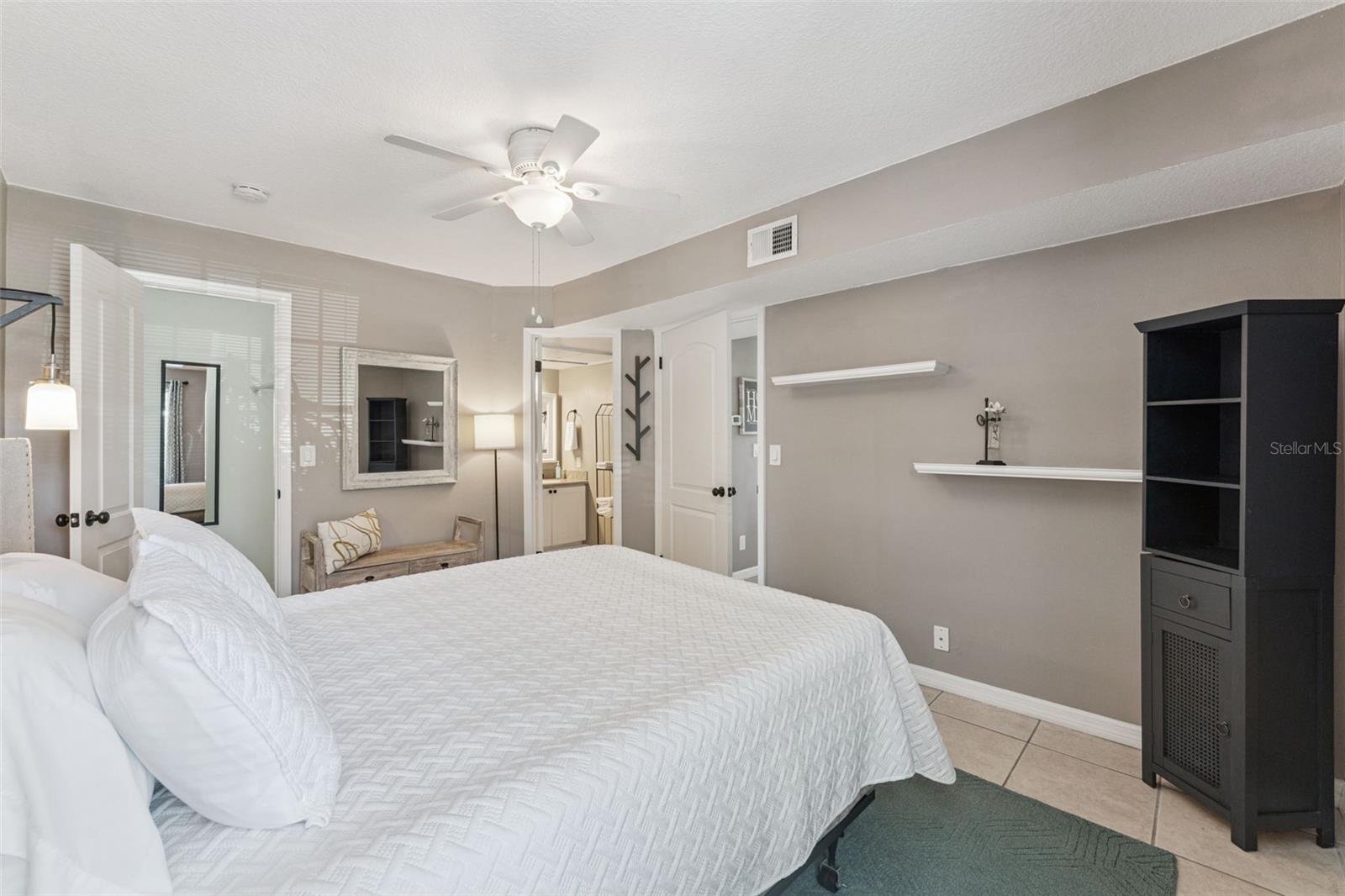 Image 9 of 21 For 366 Waterside Drive 104