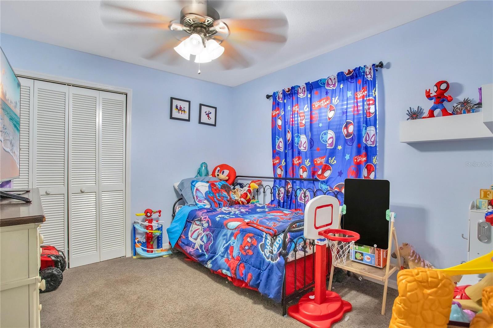 Listing photo id 14 for 4133 Barret Avenue