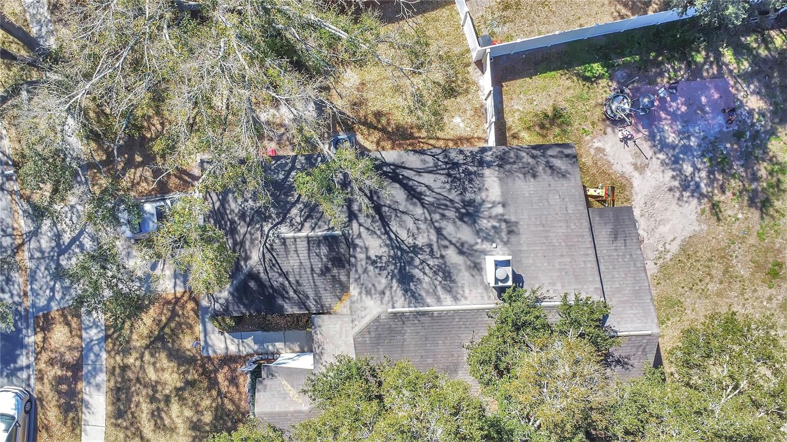 Listing photo id 23 for 4133 Barret Avenue