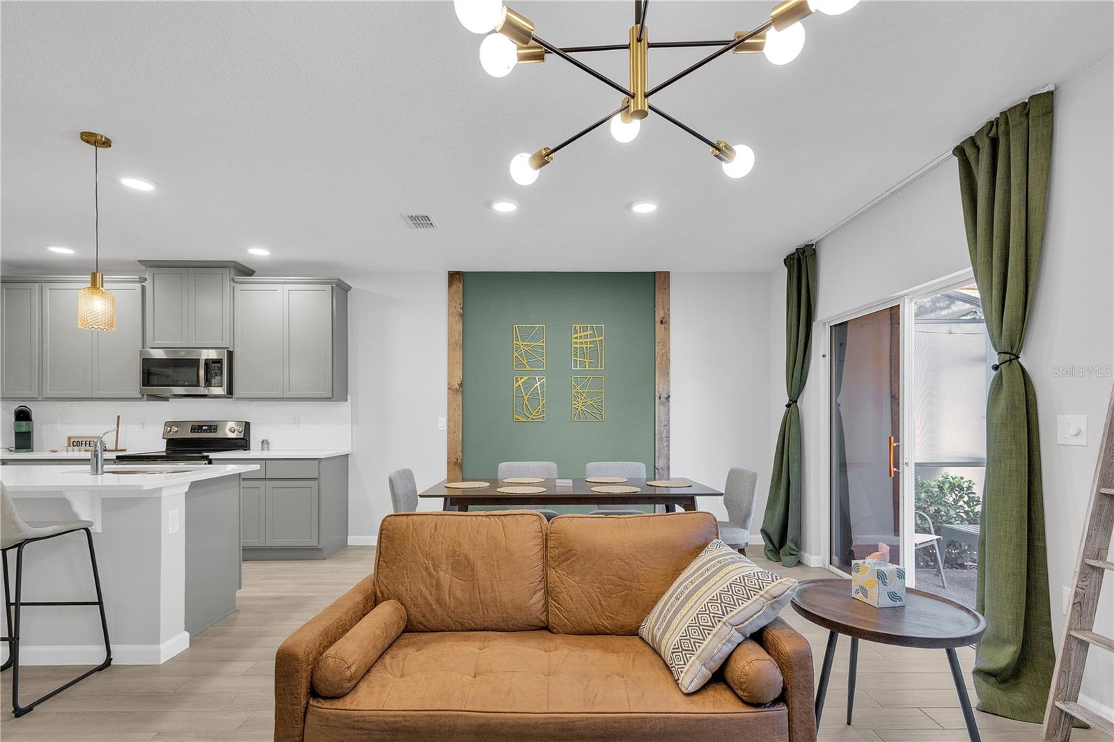 Image 13 of 37 For 2843 Narcoossee Commons Way