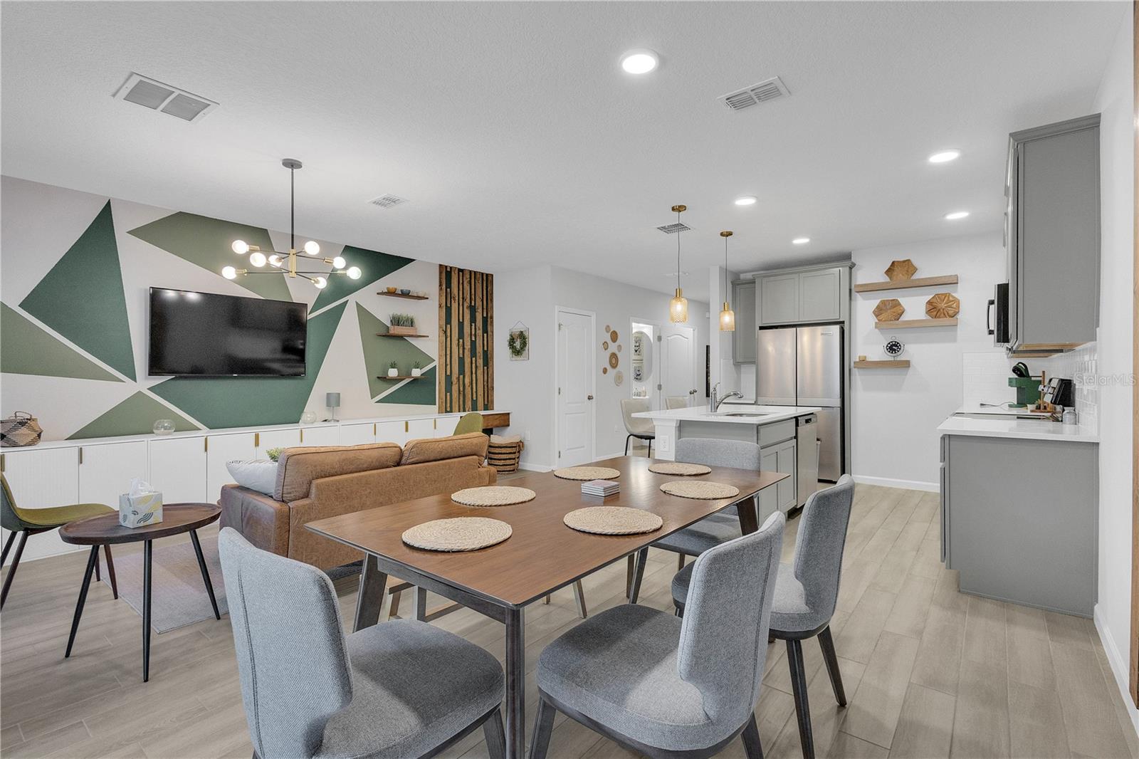 Image 4 of 37 For 2843 Narcoossee Commons Way