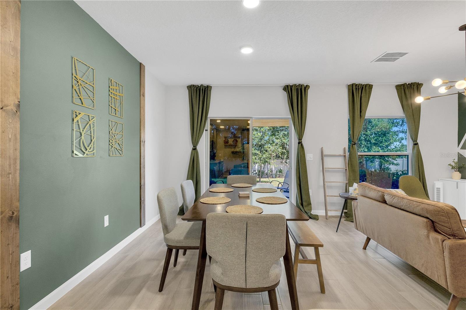 Image 5 of 37 For 2843 Narcoossee Commons Way