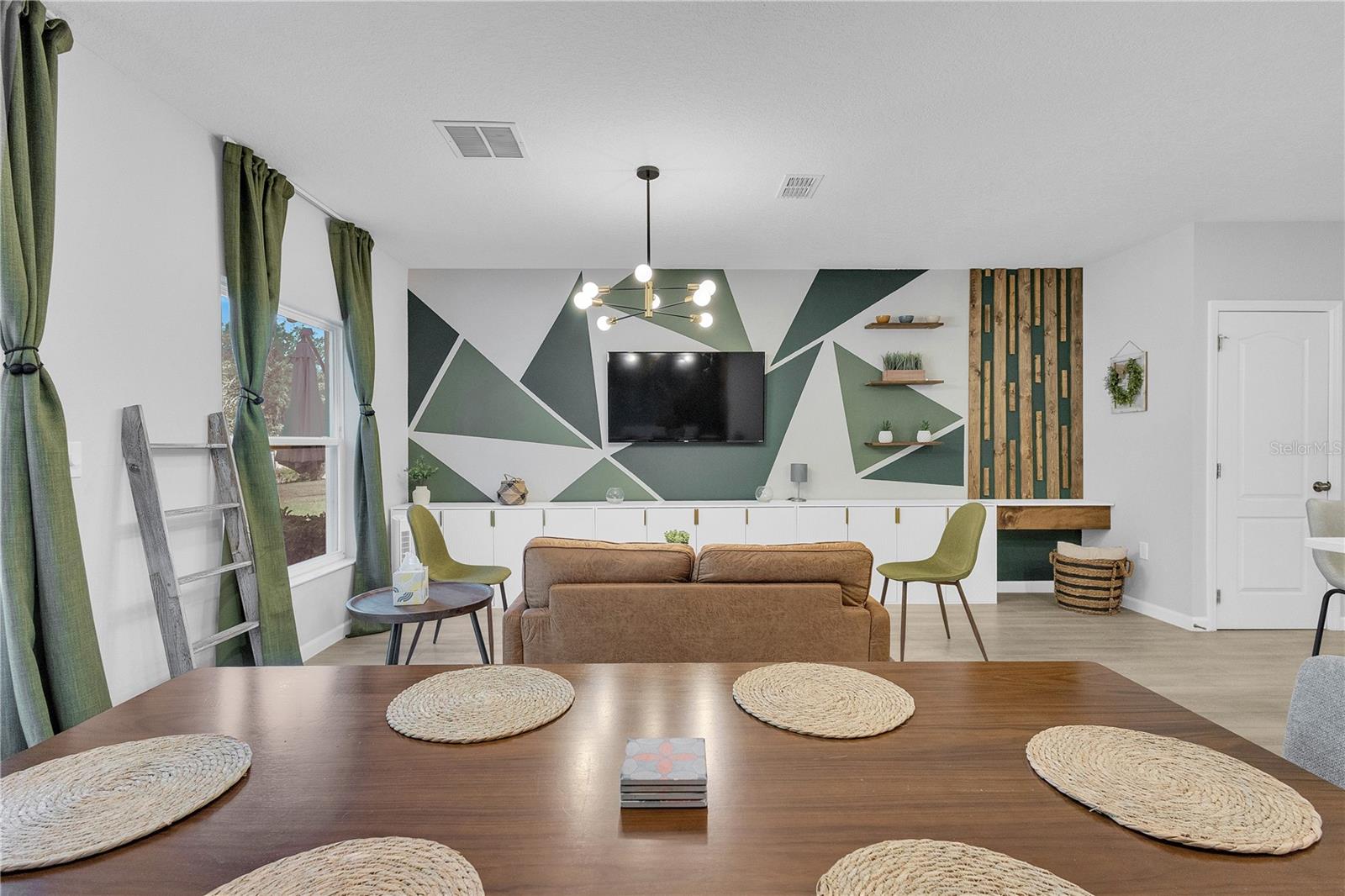 Image 7 of 37 For 2843 Narcoossee Commons Way