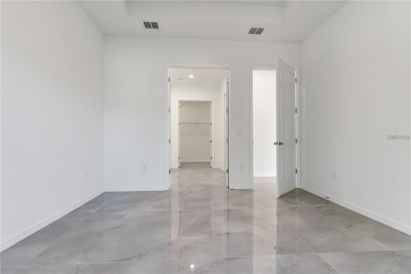 Image 12 of 35 For 3989 Cincinnati Street