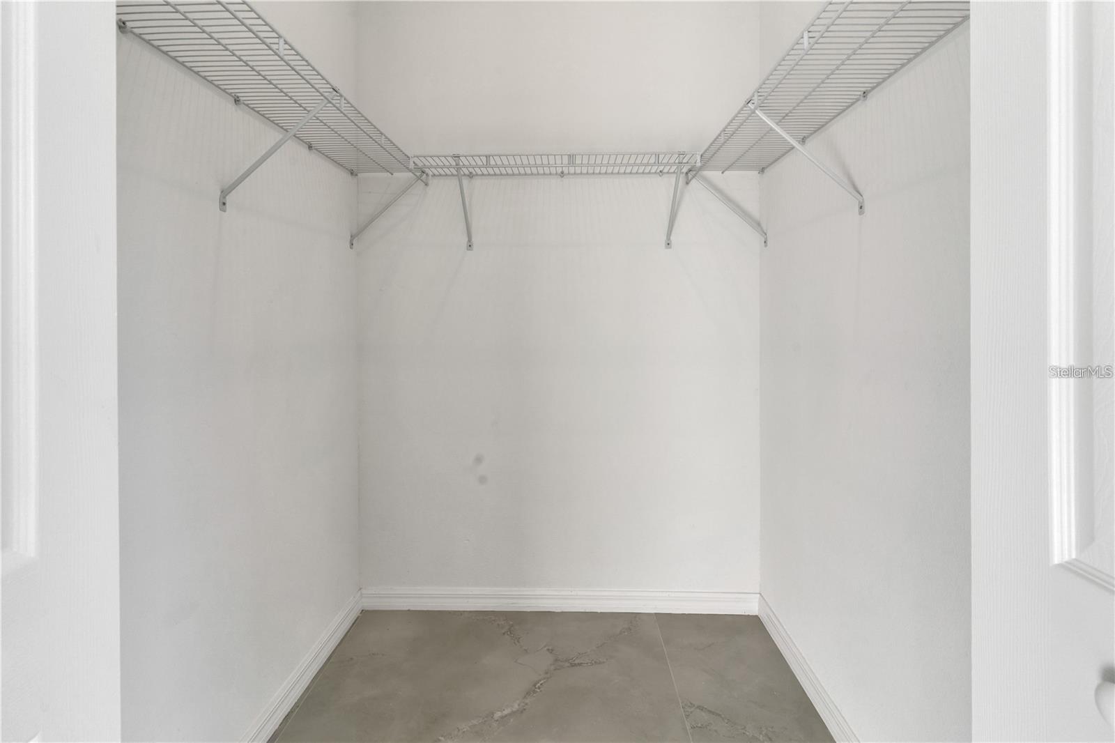 Image 16 of 35 For 3989 Cincinnati Street