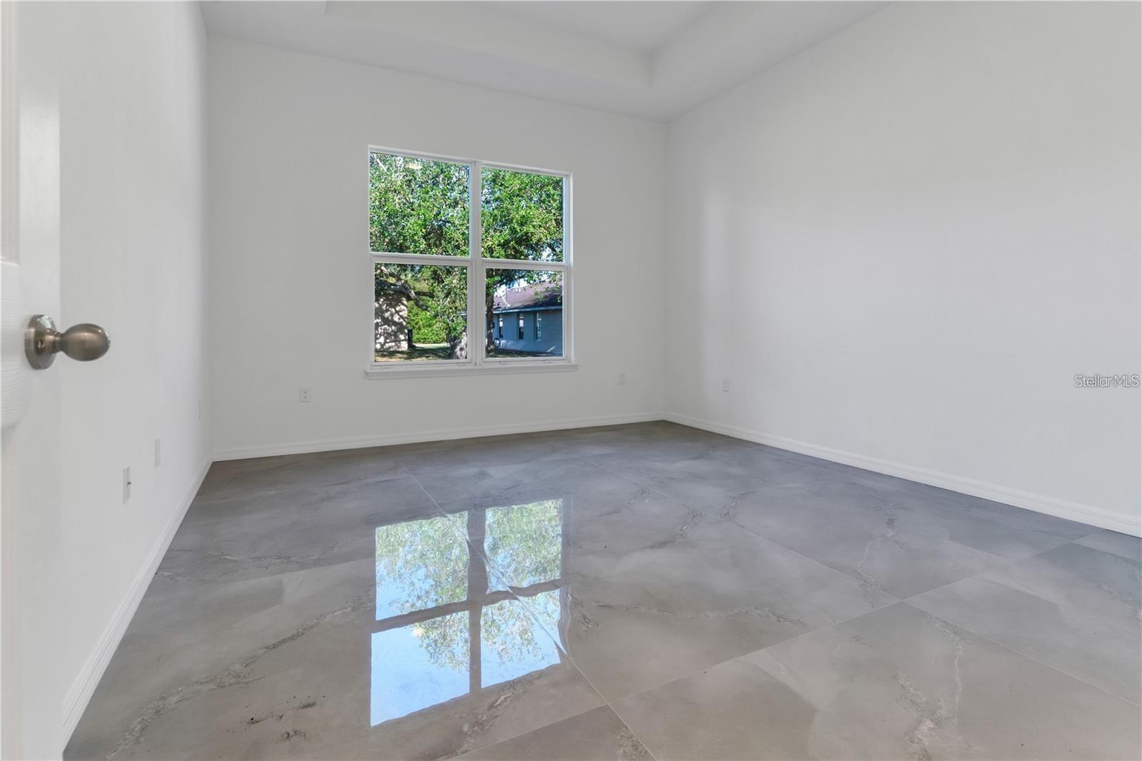 Image 21 of 35 For 3989 Cincinnati Street