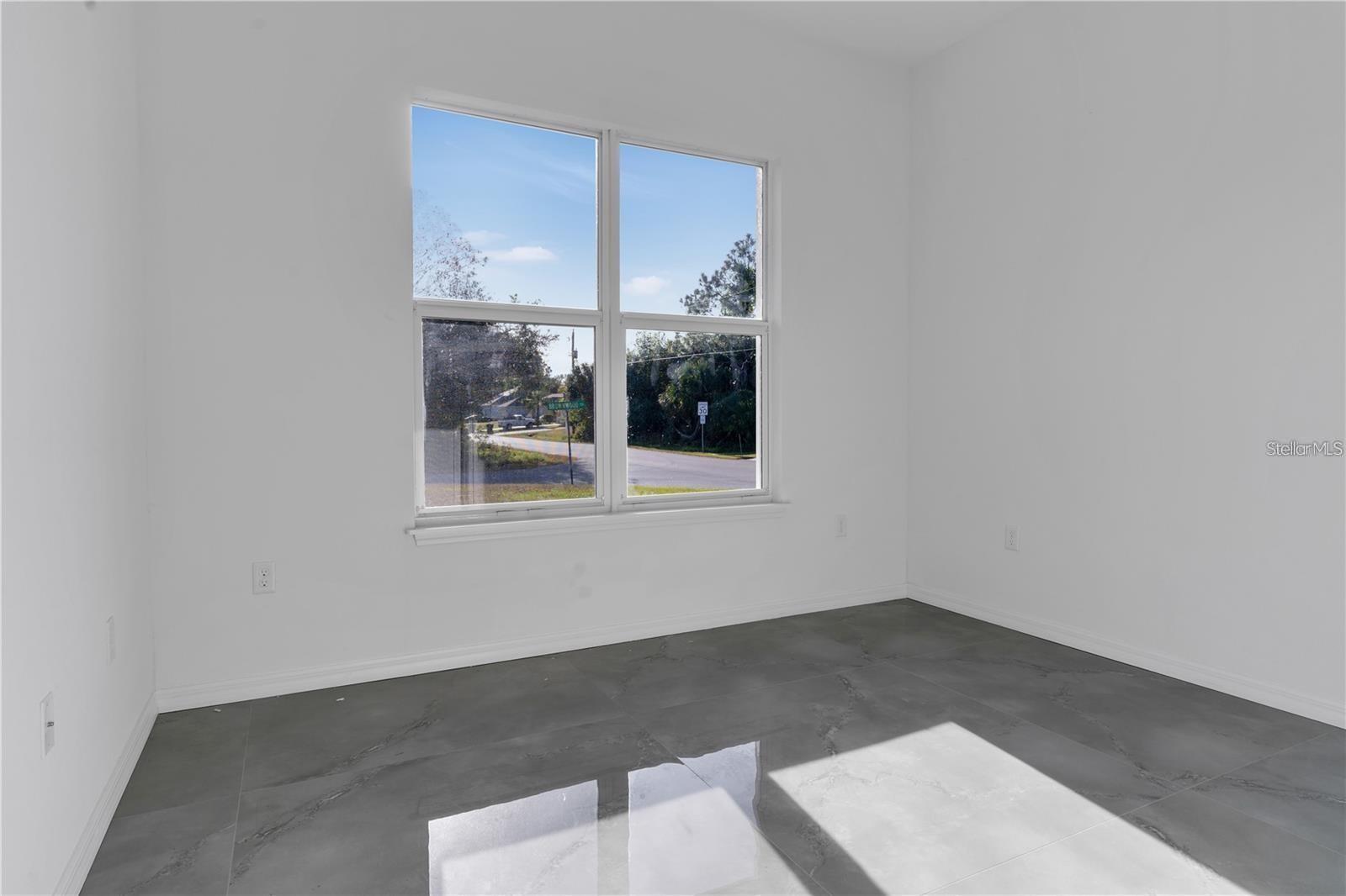 Image 25 of 35 For 3989 Cincinnati Street