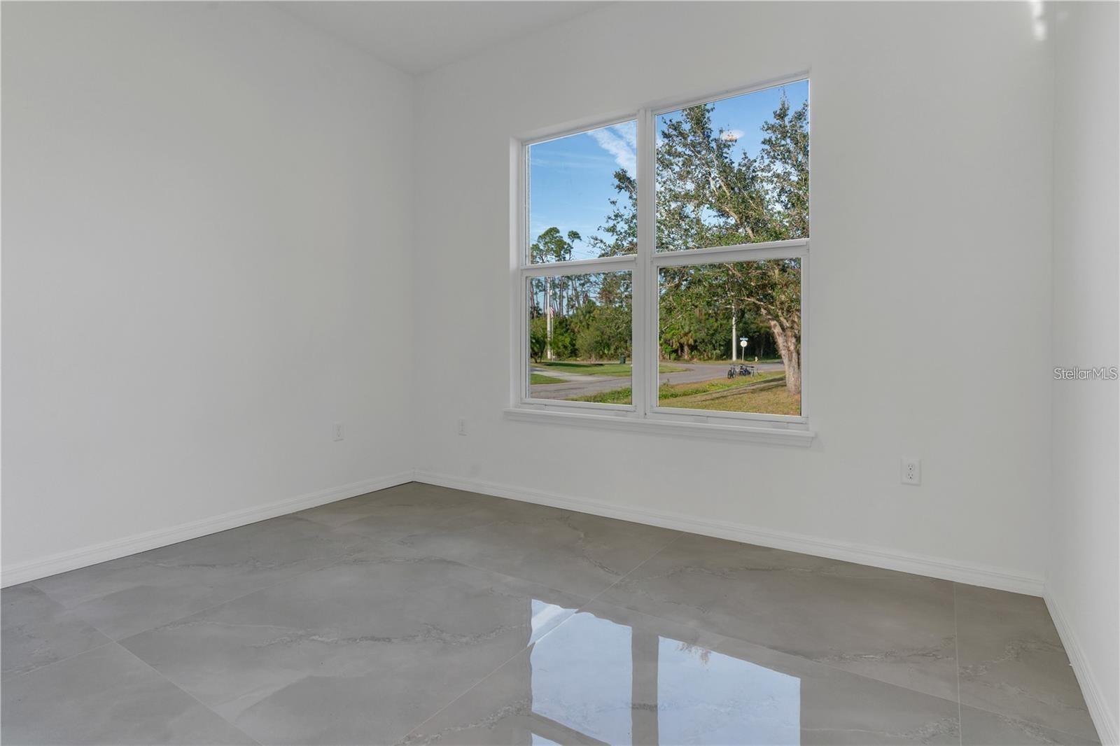 Image 27 of 35 For 3989 Cincinnati Street