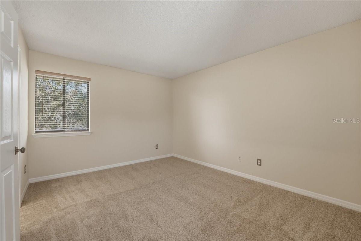 Image 10 of 14 For 1404 Oak Place H