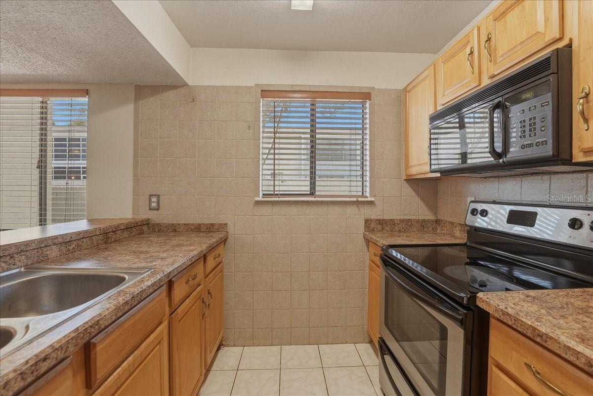 Image 4 of 14 For 1404 Oak Place H