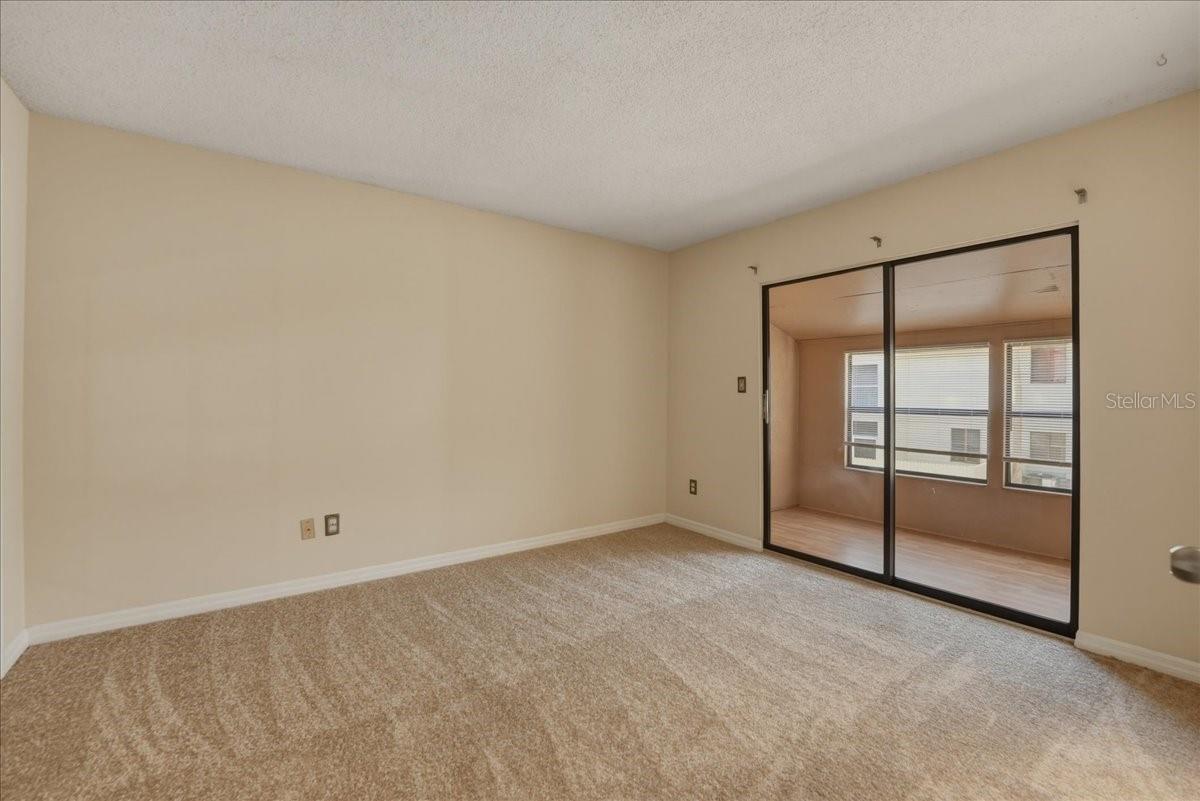 Image 7 of 14 For 1404 Oak Place H