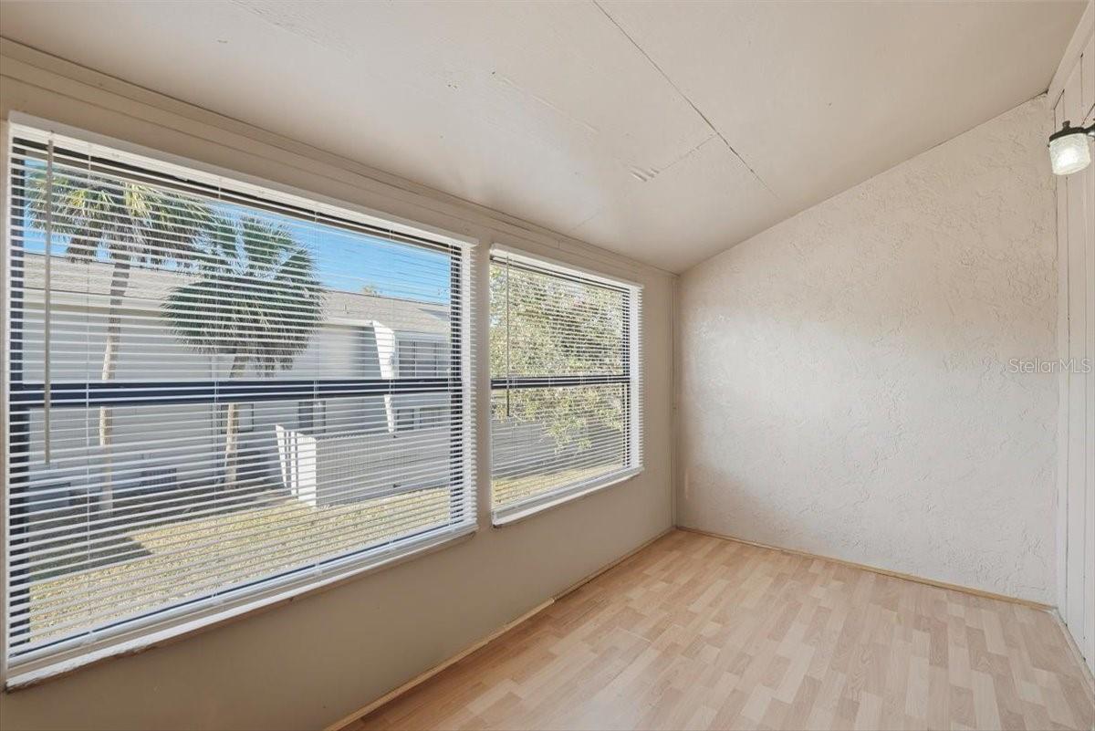 Image 8 of 14 For 1404 Oak Place H