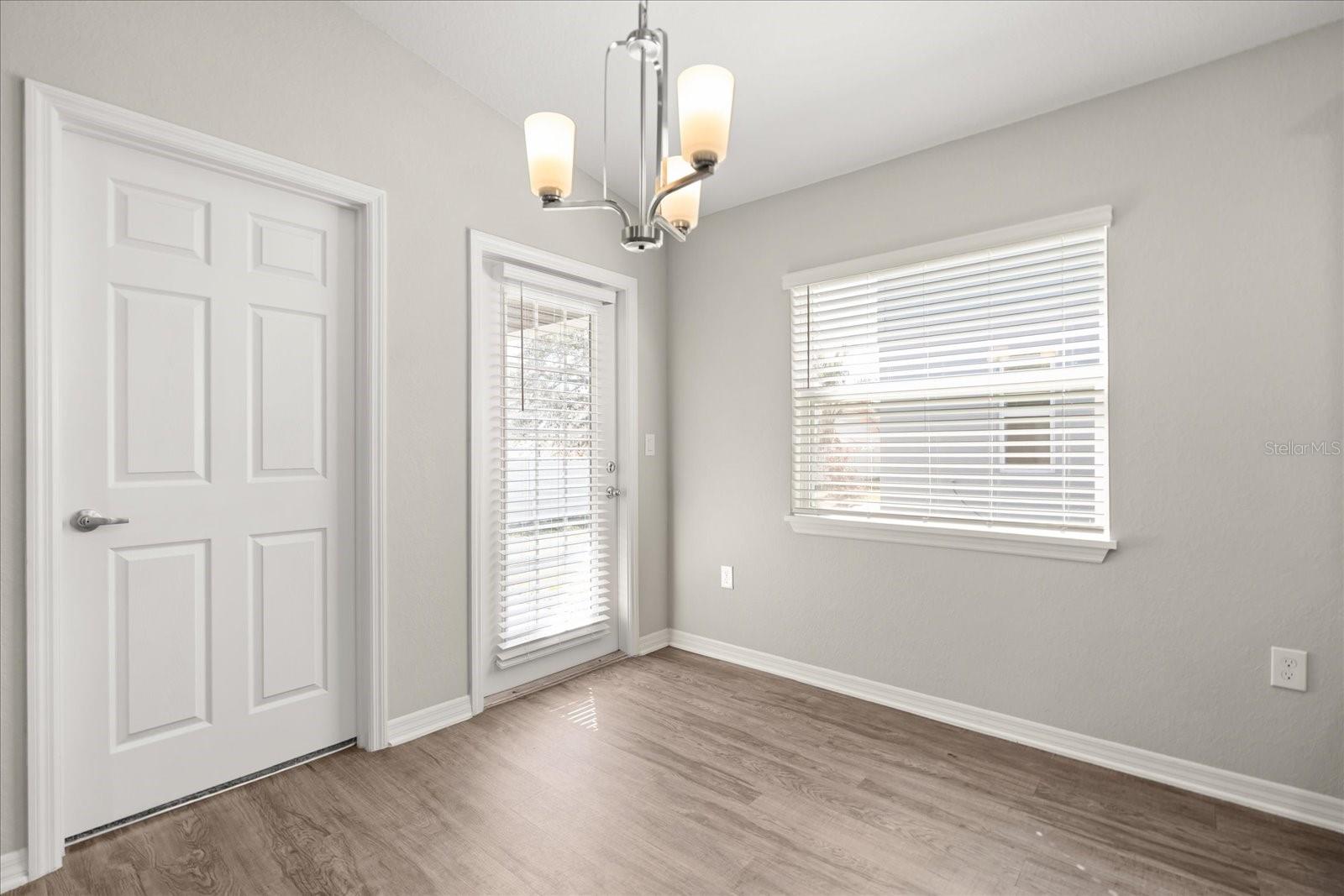 Image 10 of 40 For 4279 Swan Street