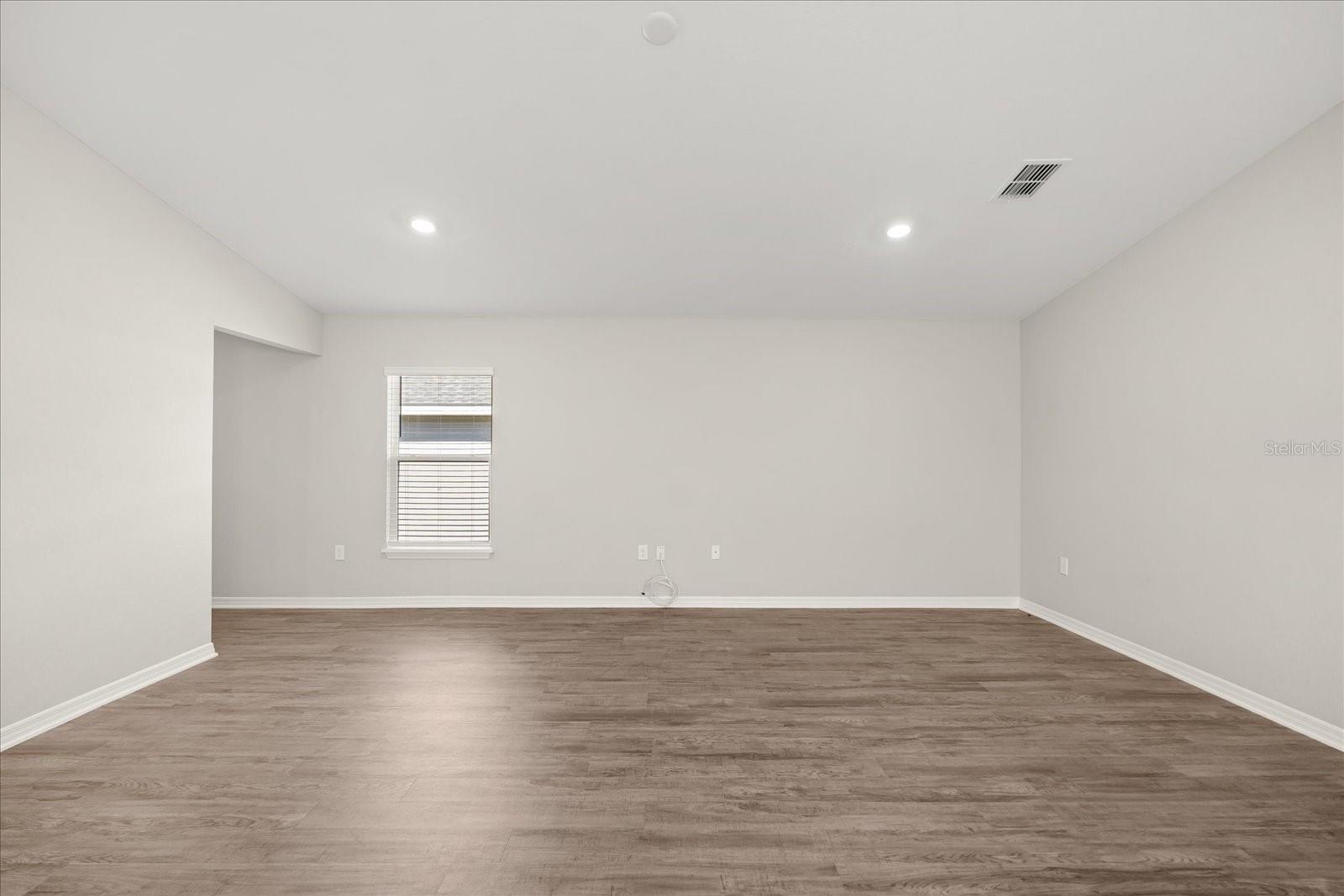 Image 15 of 40 For 4279 Swan Street