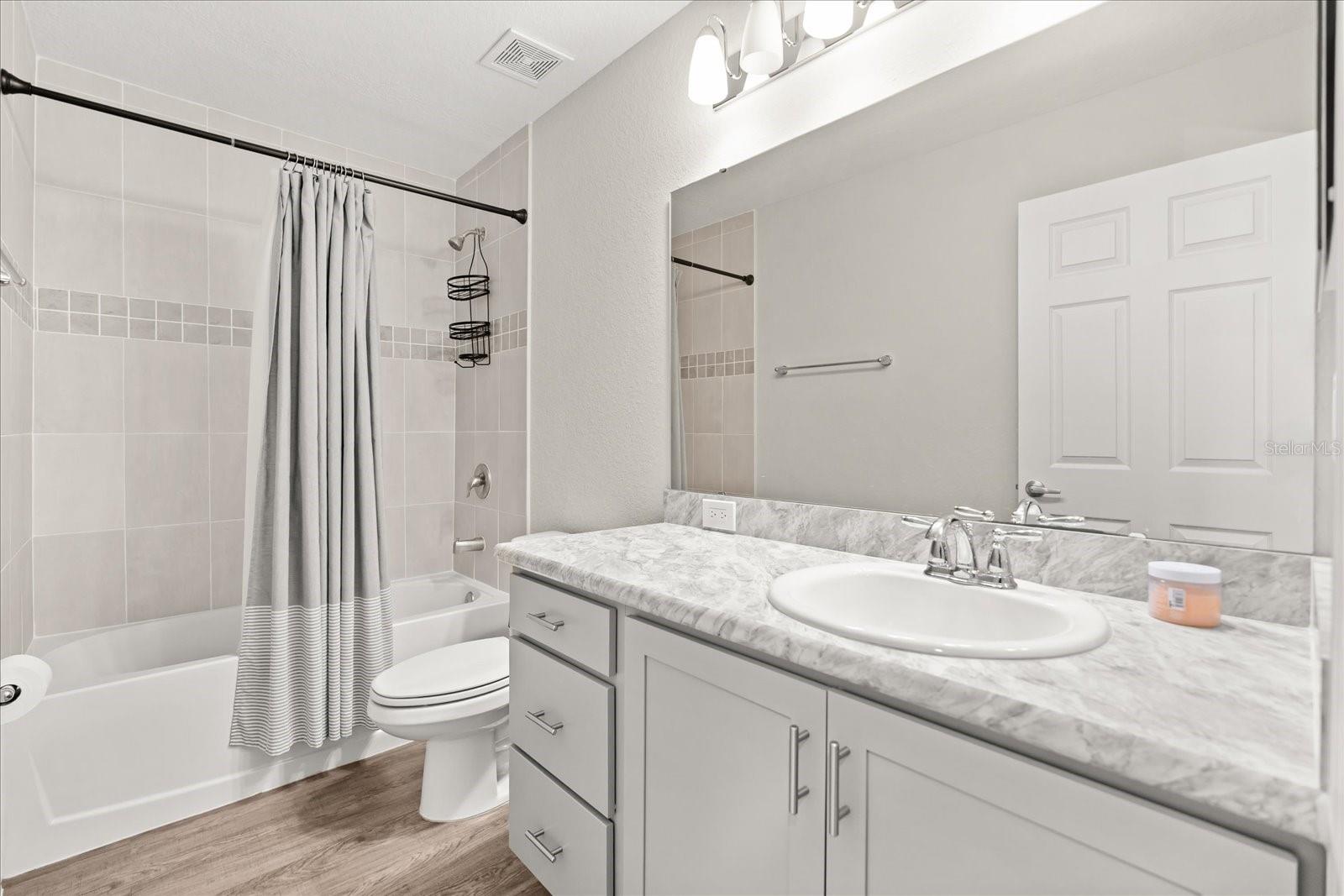 Image 20 of 40 For 4279 Swan Street