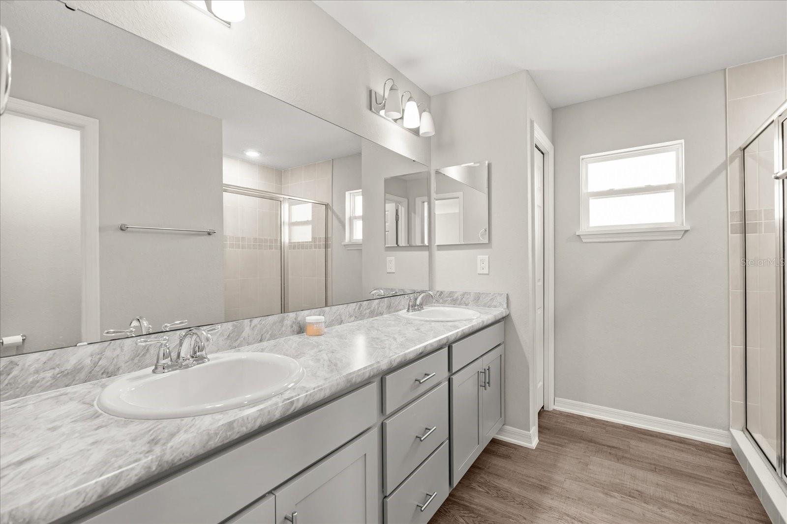 Image 25 of 40 For 4279 Swan Street