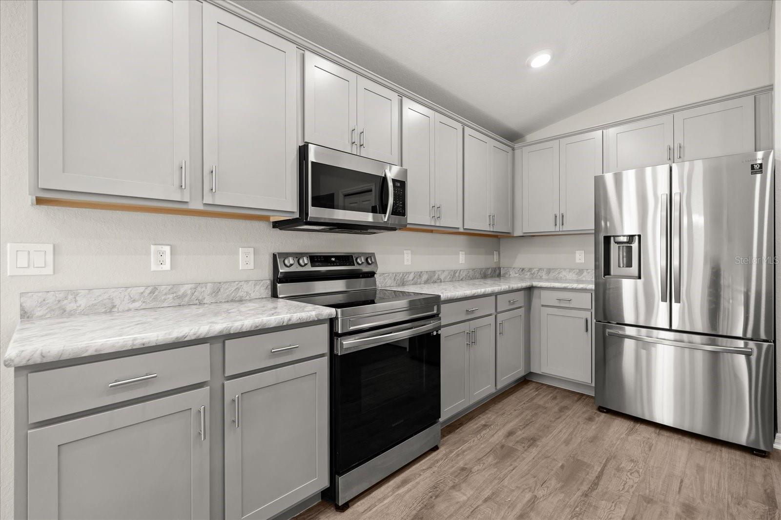 Image 3 of 40 For 4279 Swan Street