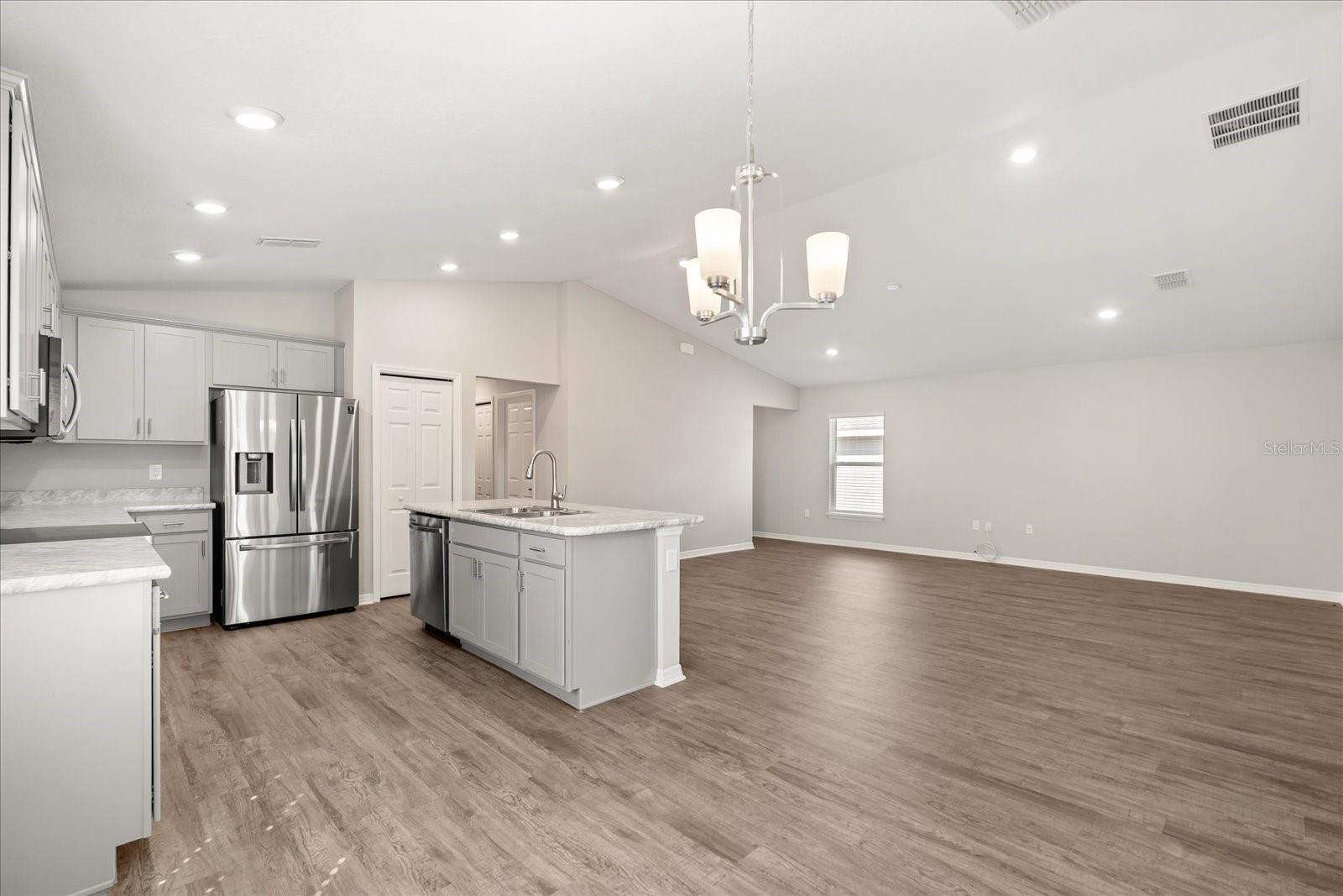 Image 4 of 40 For 4279 Swan Street