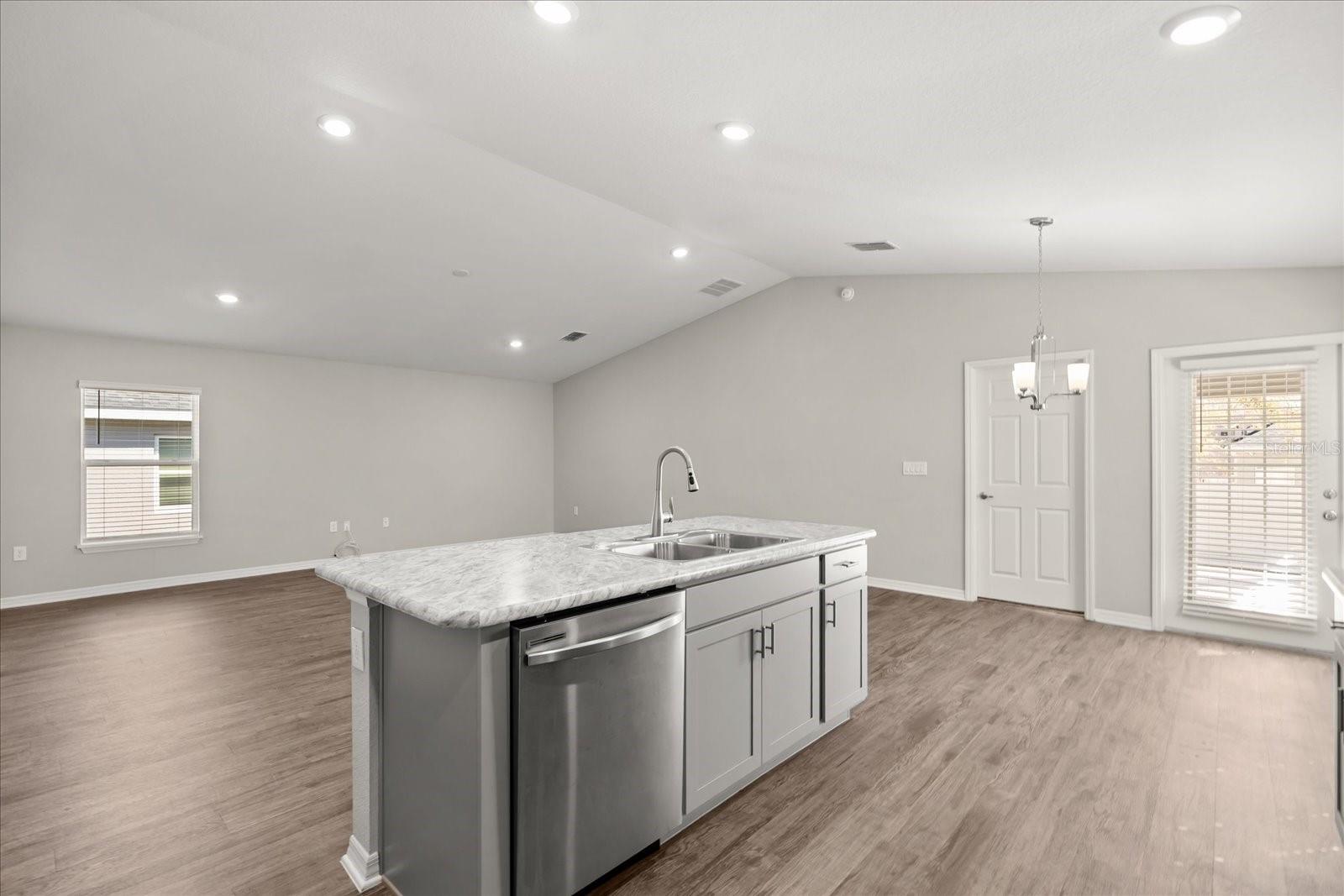 Image 9 of 40 For 4279 Swan Street