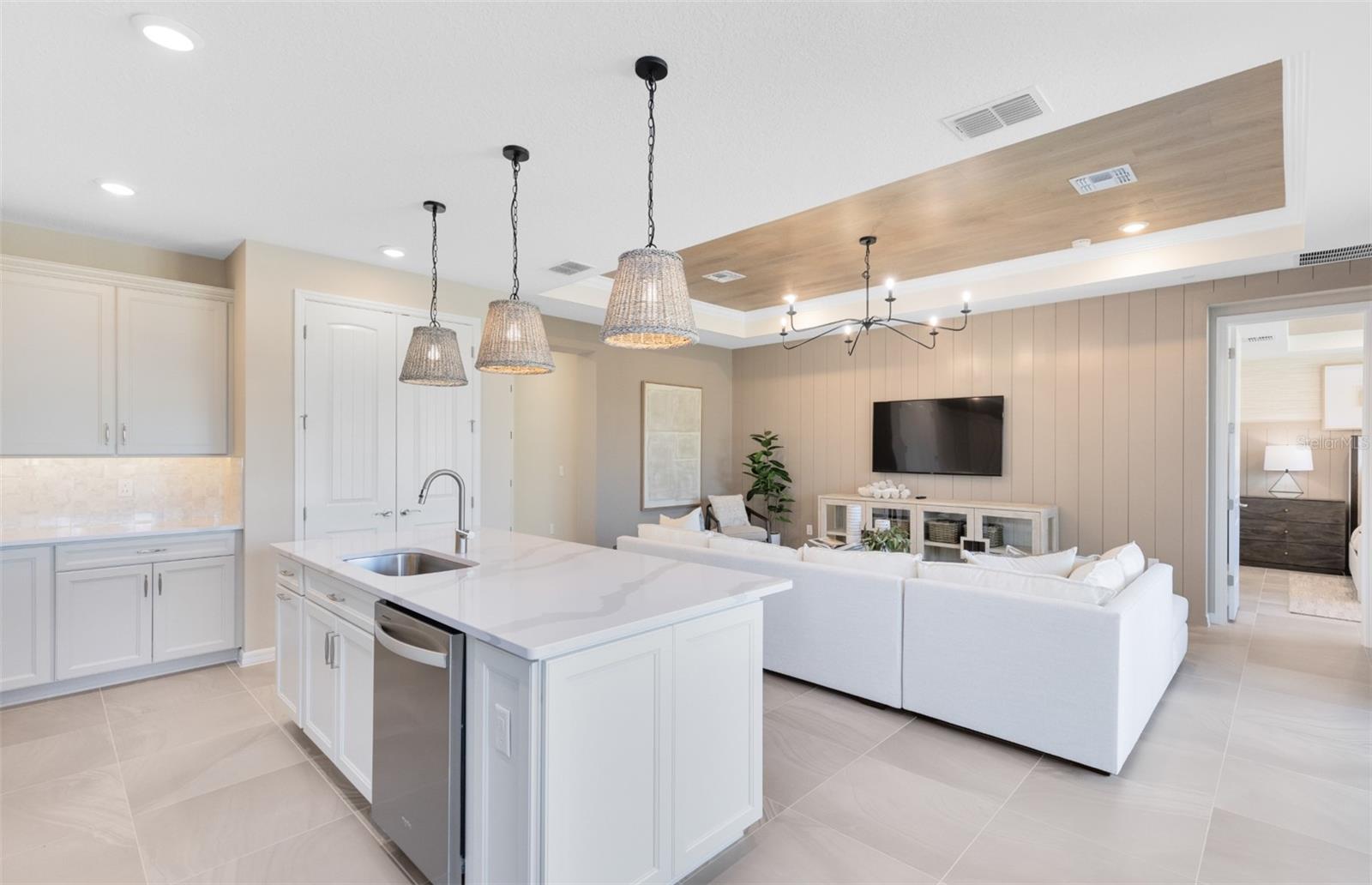 Image 16 of 37 For 5667 Flame Vine Way