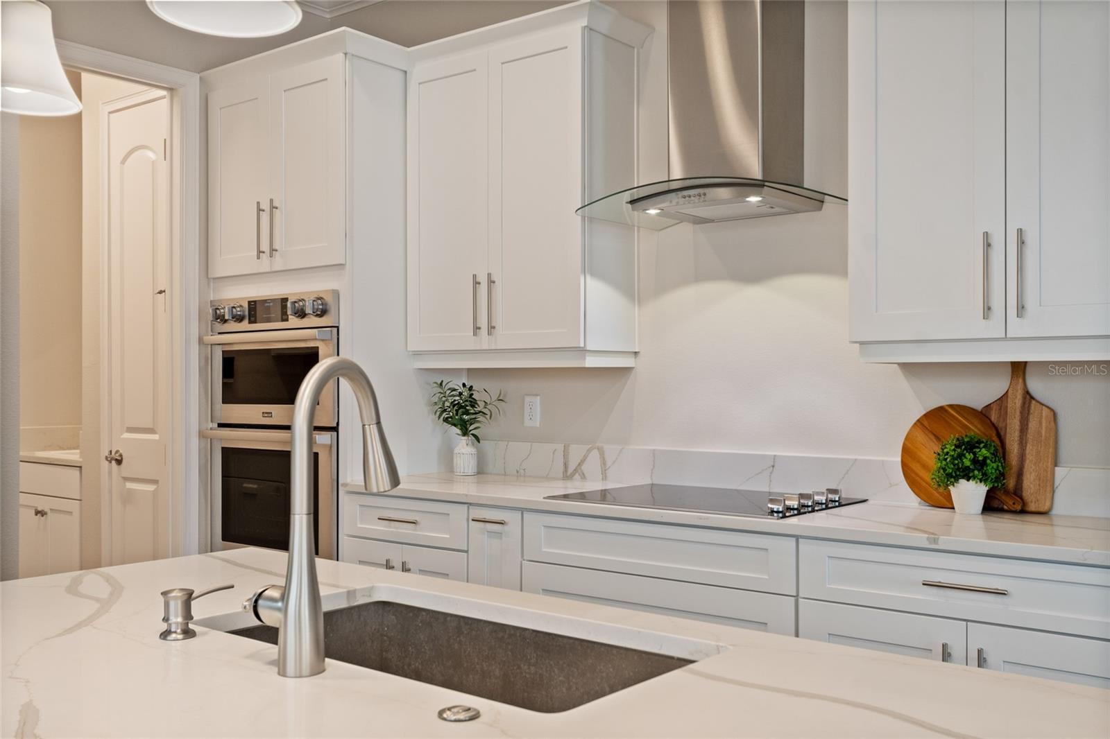 Listing photo id 11 for 13500 Abberwick Drive