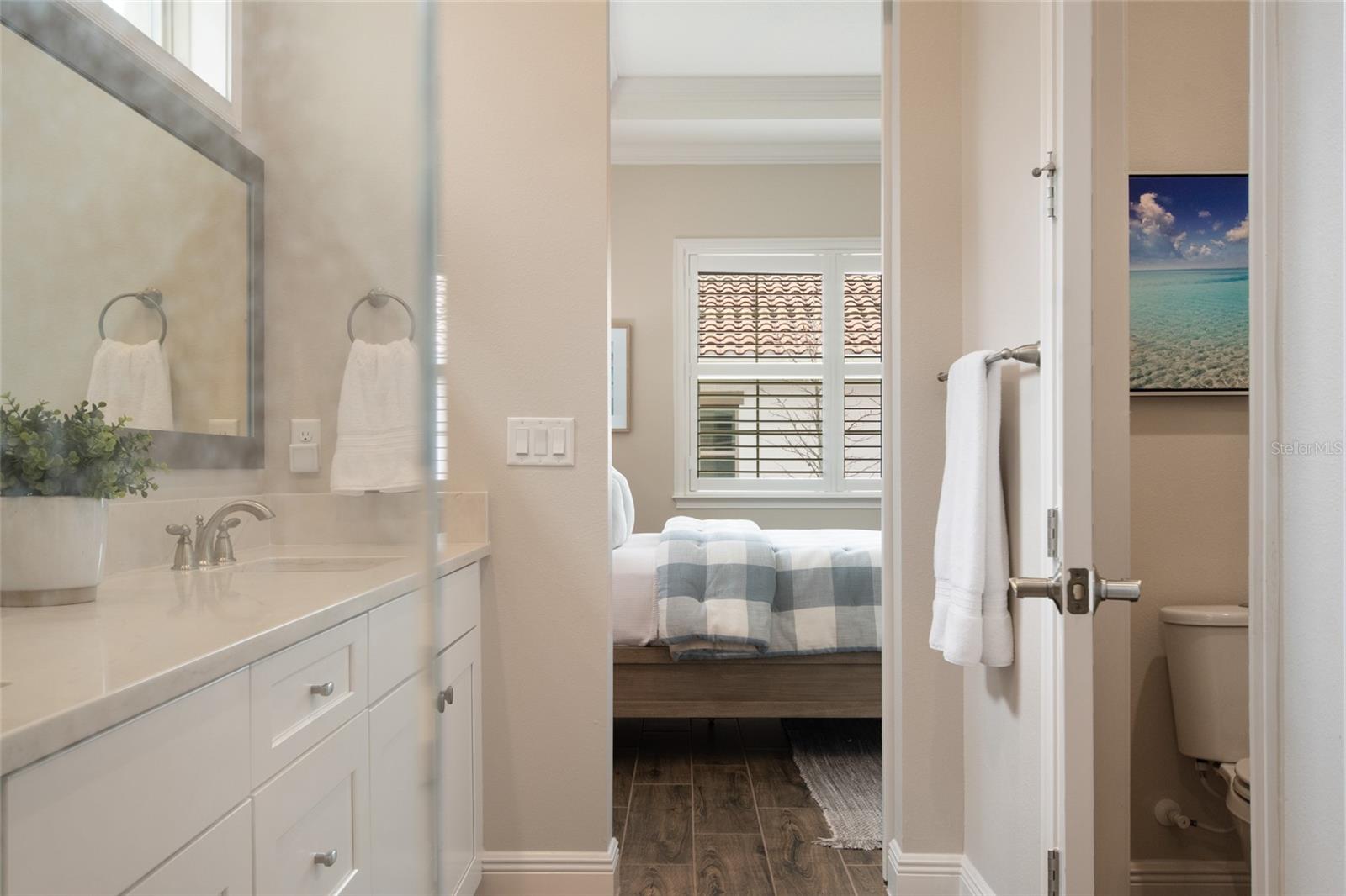 Listing photo id 35 for 13500 Abberwick Drive