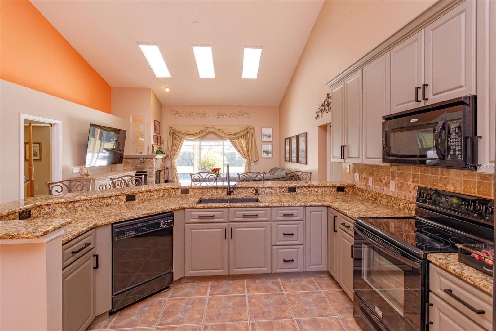 Image 12 of 36 For 6698 Sylvan Woods Drive