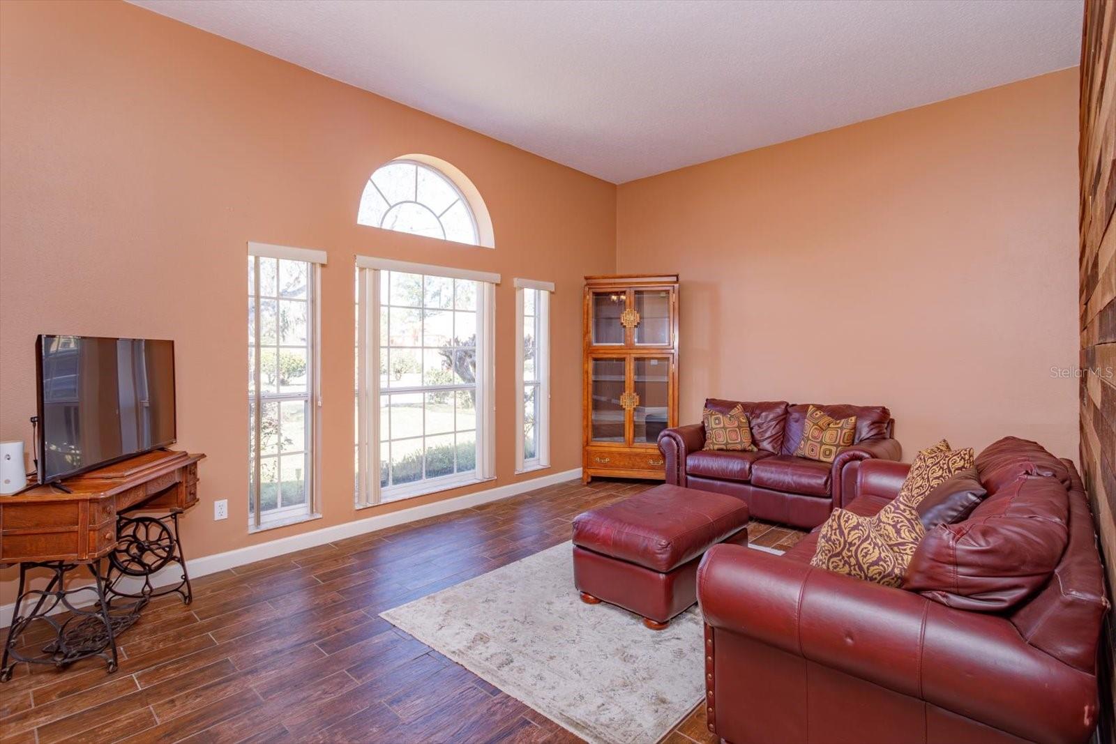 Image 8 of 36 For 6698 Sylvan Woods Drive