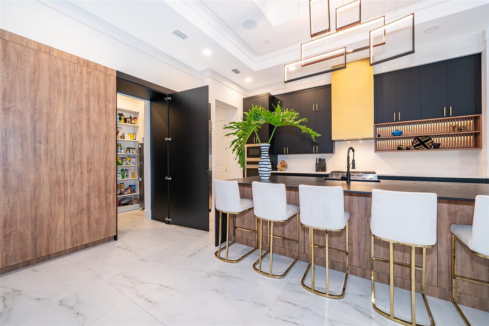 Image 15 of 59 For 15210 Pendio Drive