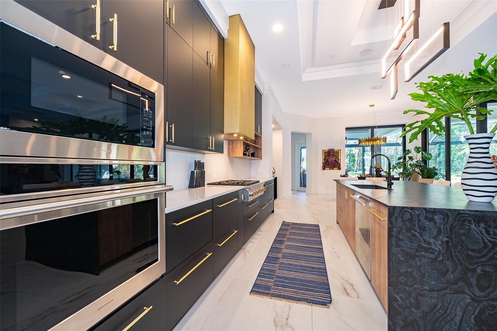 Image 16 of 59 For 15210 Pendio Drive