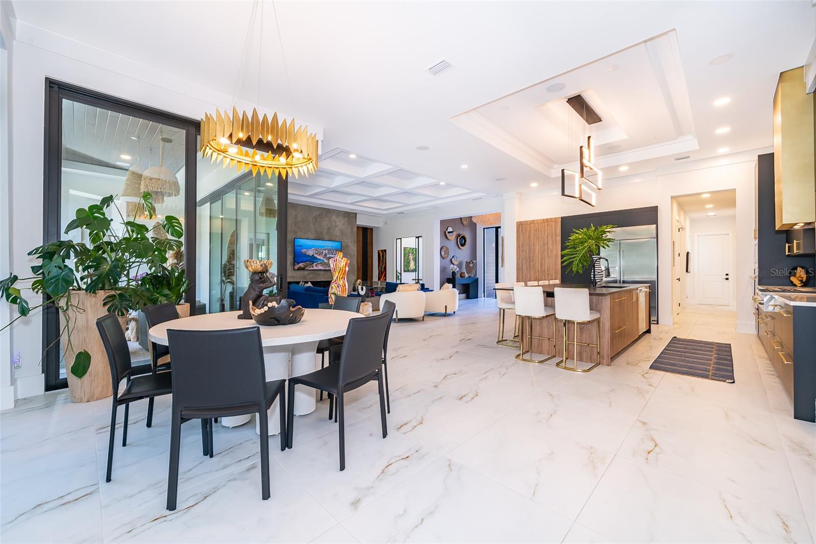 Image 18 of 59 For 15210 Pendio Drive