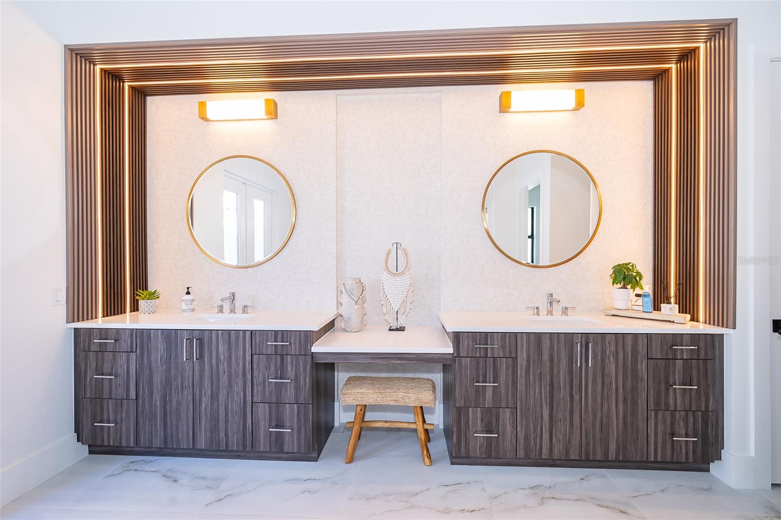 Image 28 of 59 For 15210 Pendio Drive