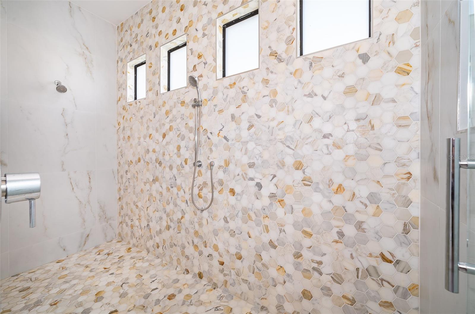 Image 30 of 59 For 15210 Pendio Drive