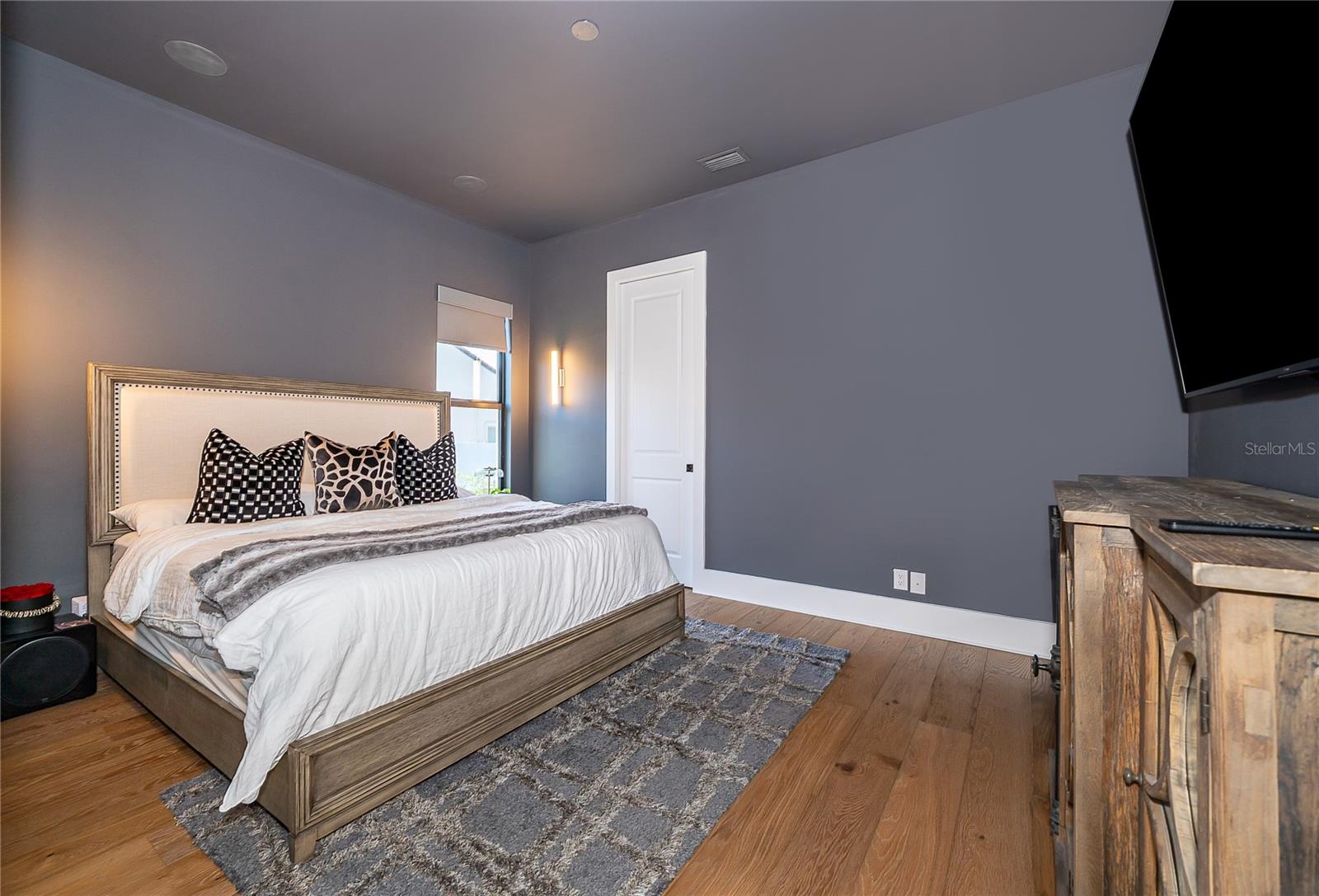 Image 31 of 59 For 15210 Pendio Drive