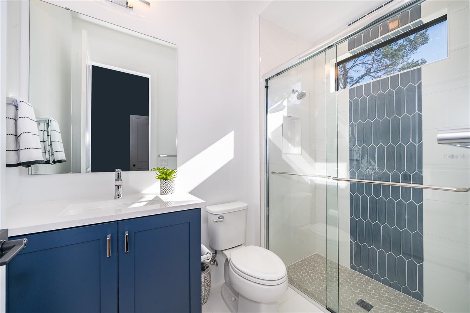 Image 32 of 59 For 15210 Pendio Drive