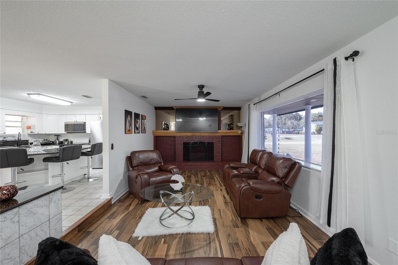 Image 16 of 50 For 1805 Saint Charles Terrace