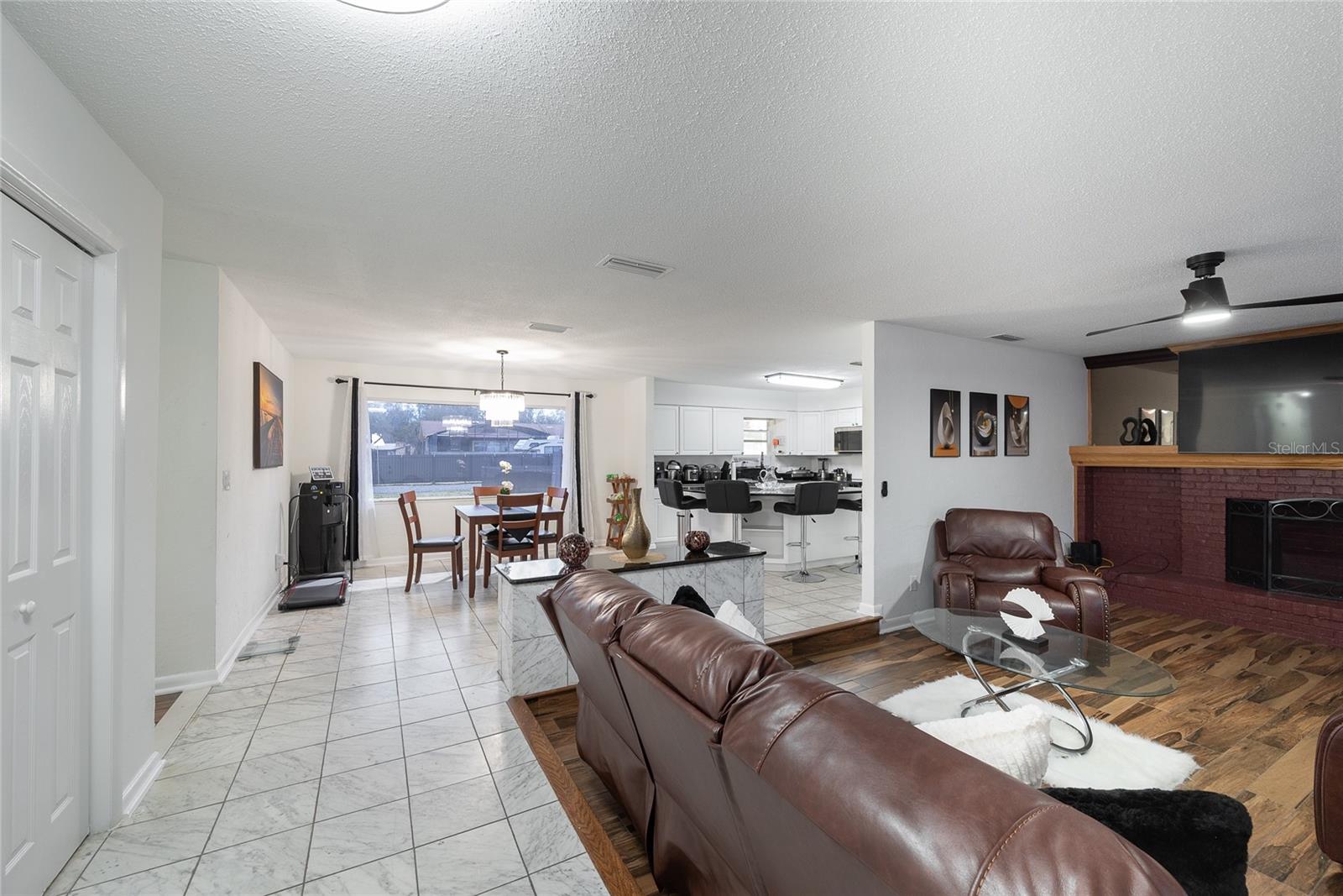 Image 19 of 50 For 1805 Saint Charles Terrace