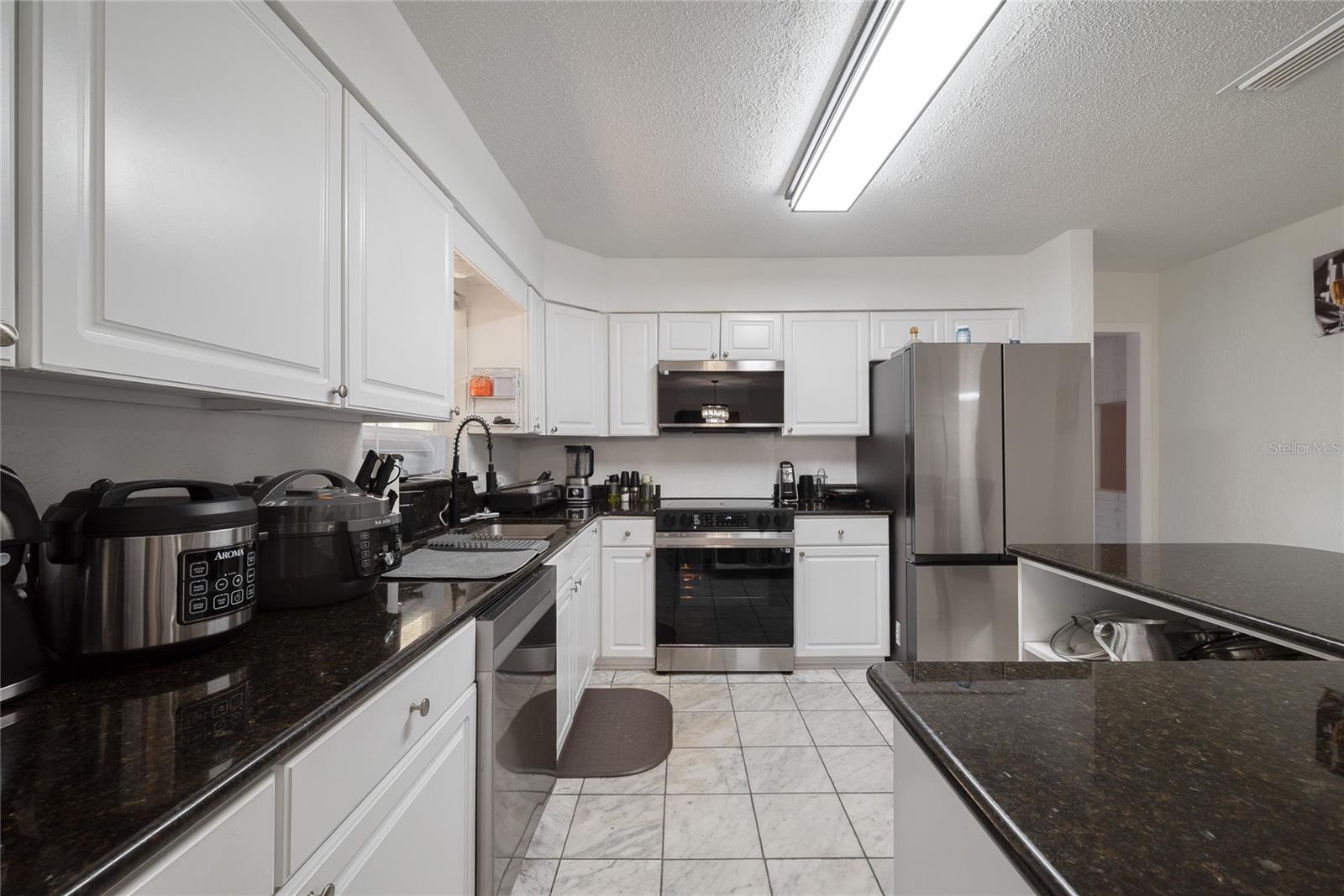 Image 22 of 50 For 1805 Saint Charles Terrace