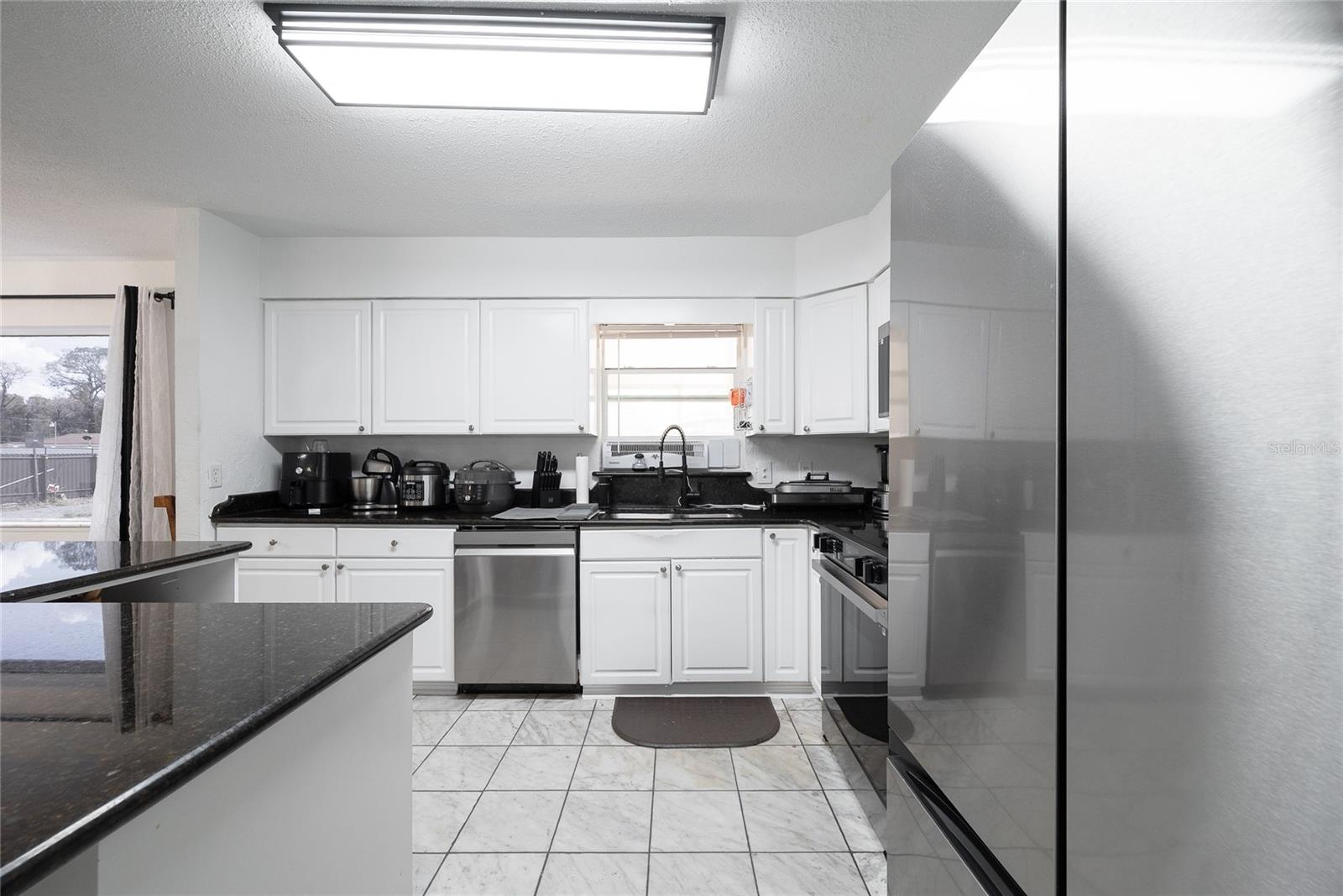 Image 23 of 50 For 1805 Saint Charles Terrace