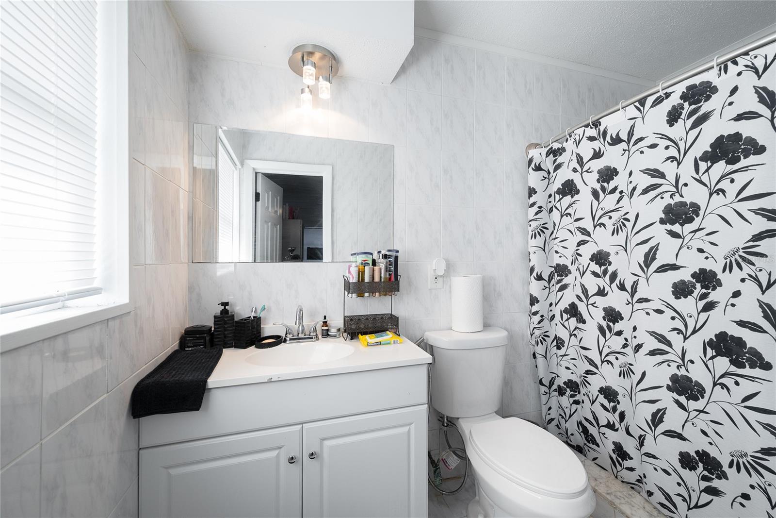 Image 42 of 50 For 1805 Saint Charles Terrace