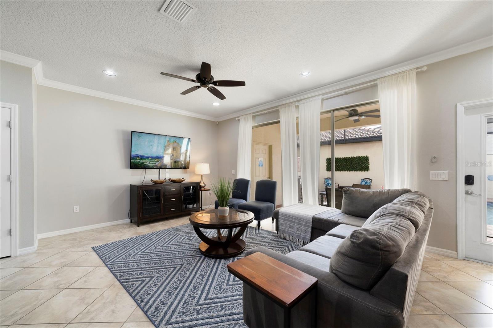 Image 7 of 35 For 2058 Rome Drive