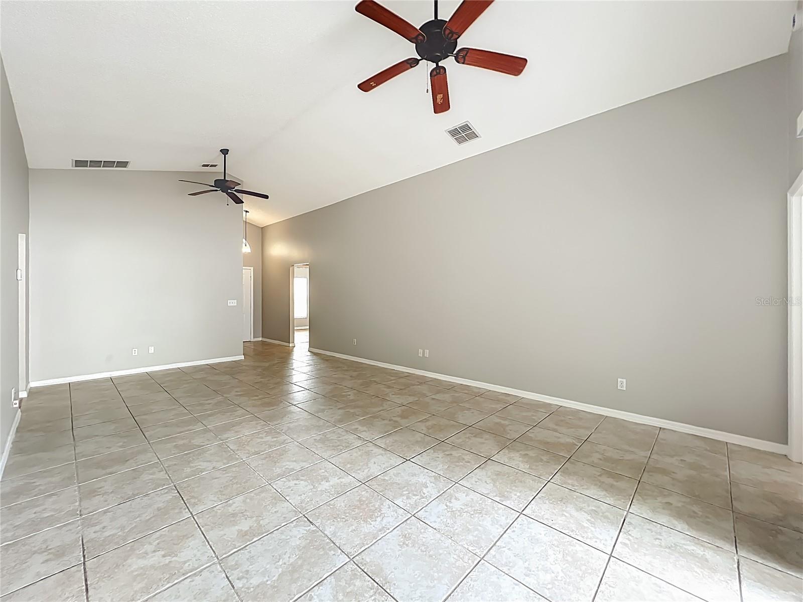 Image 10 of 54 For 5626 Elizabeth Rose Square