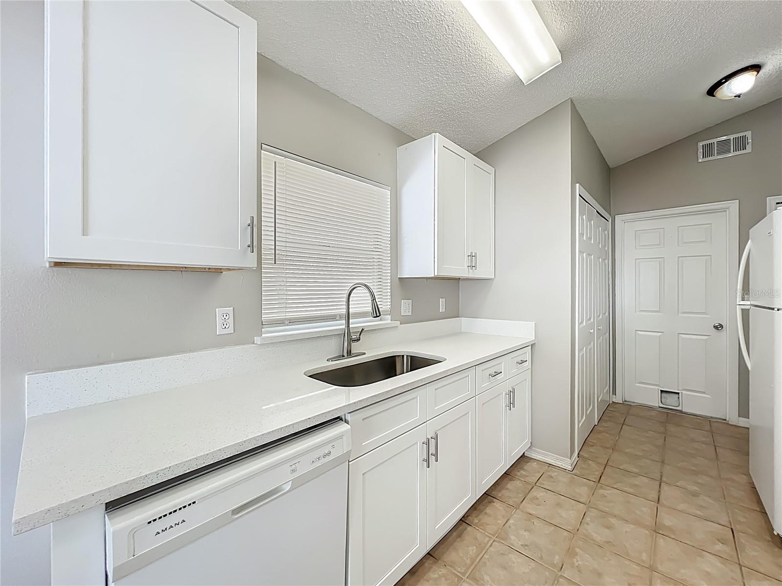 Image 13 of 54 For 5626 Elizabeth Rose Square