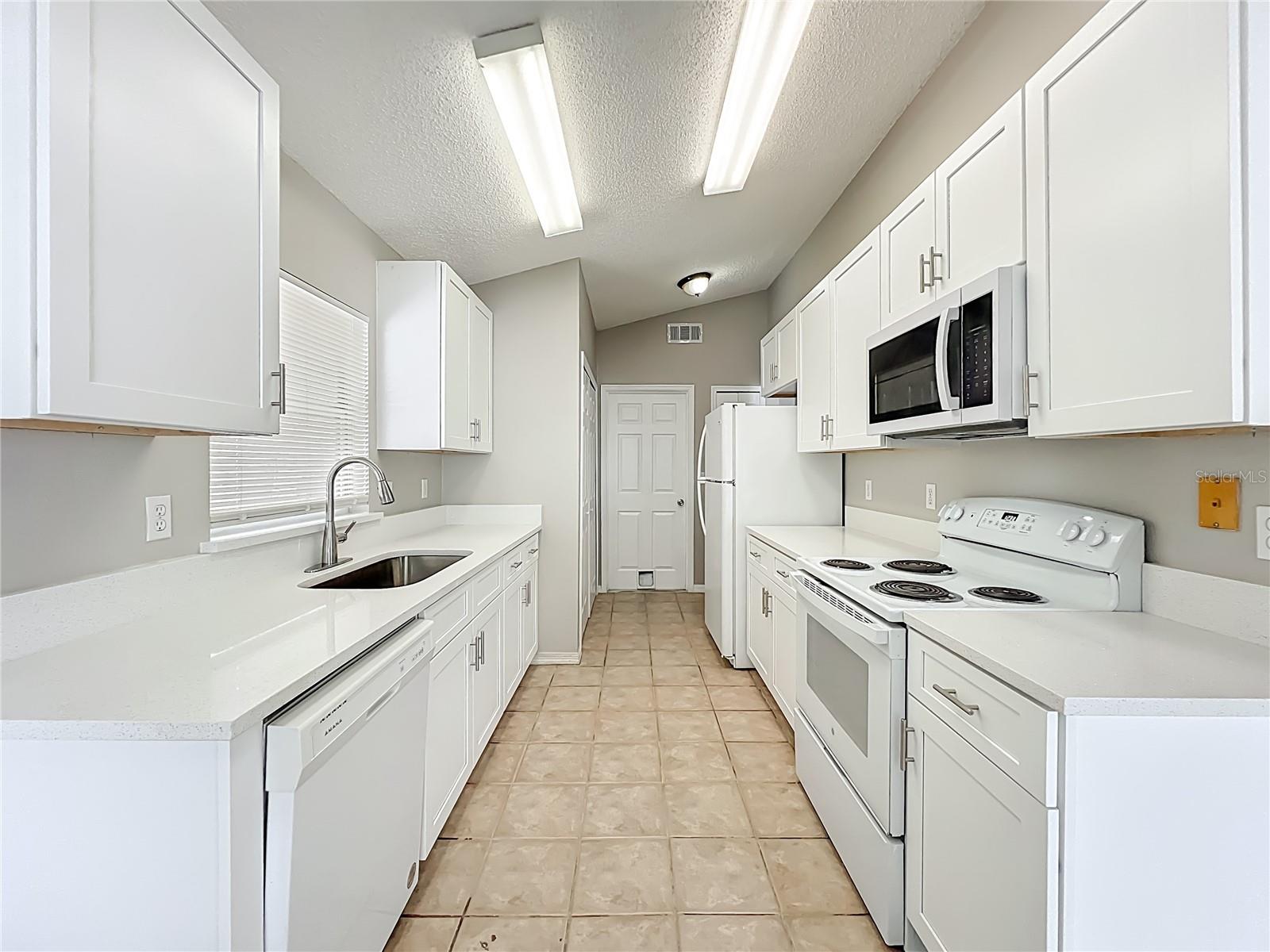 Image 14 of 54 For 5626 Elizabeth Rose Square