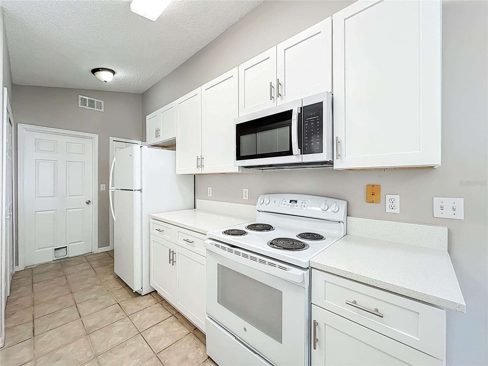 Image 16 of 54 For 5626 Elizabeth Rose Square